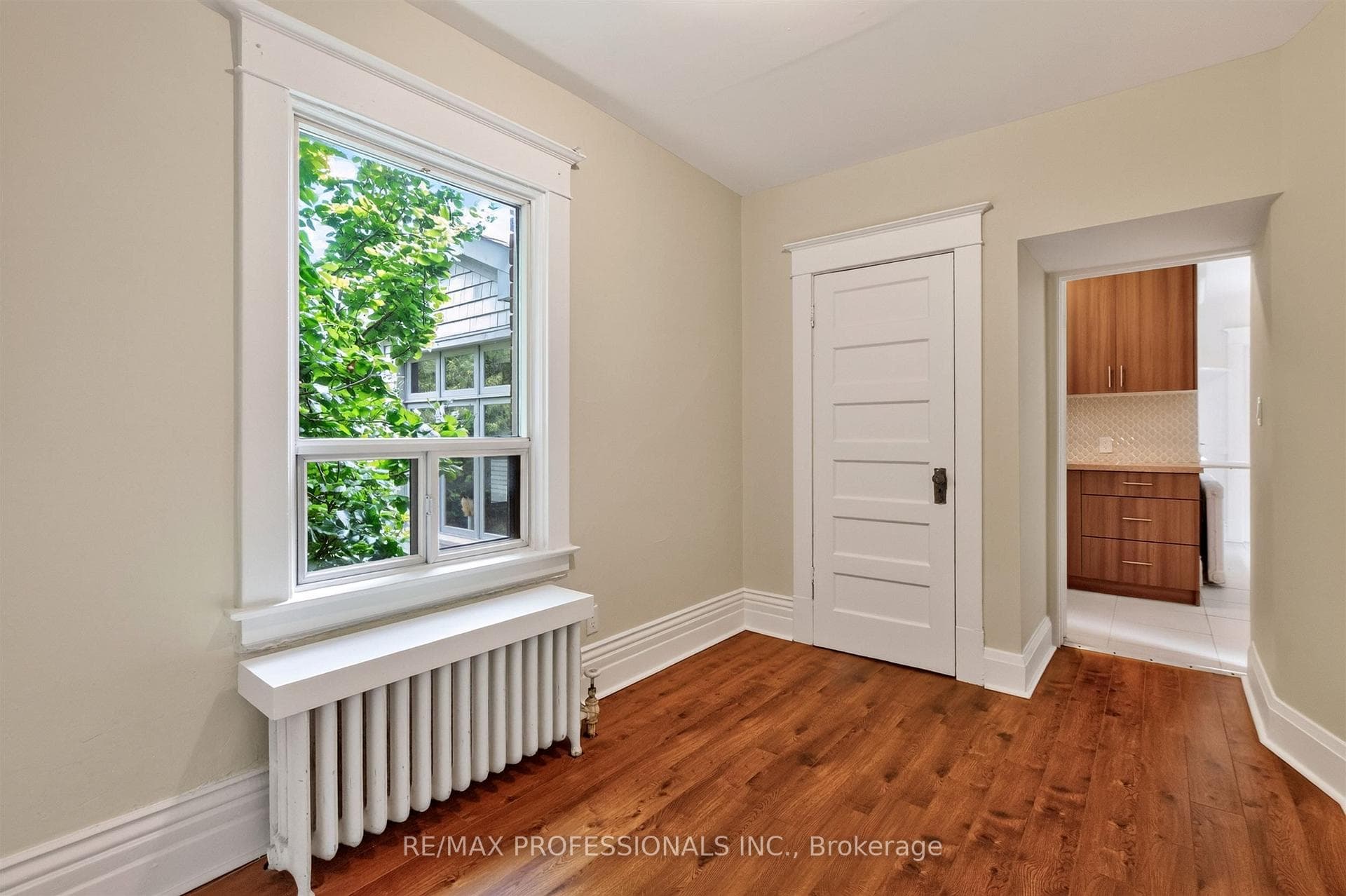 Unit 2-Second Floor 2 Bedrooms