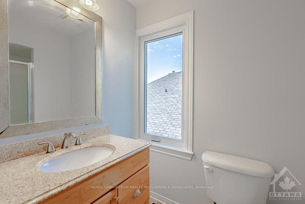 43 RIDEAU Terrace photo 29