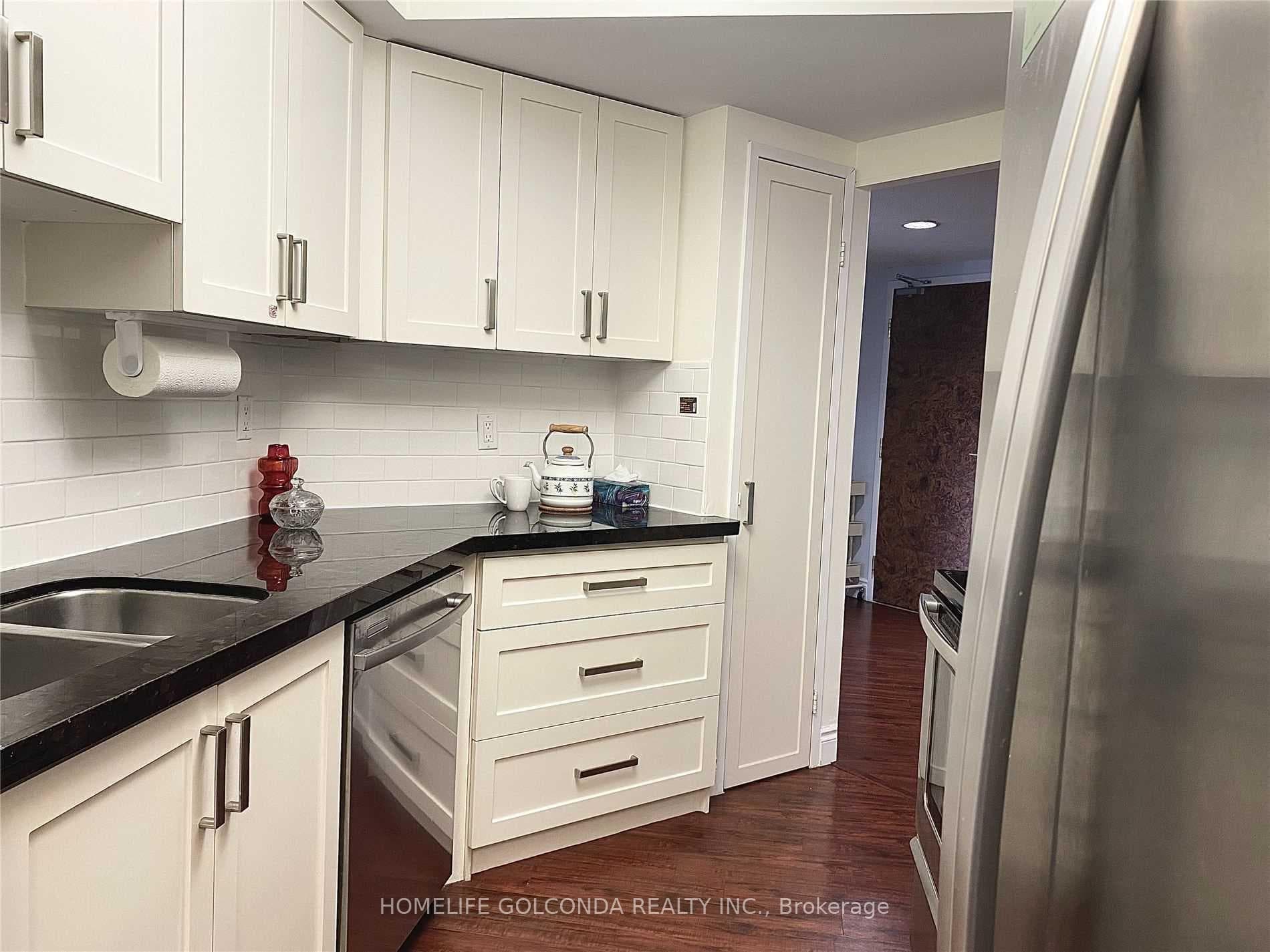 10 Kenneth Avenue Unit 312 photo 21