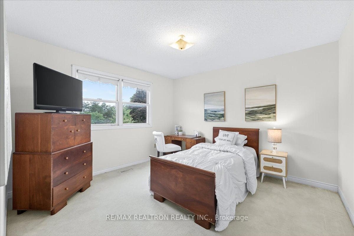 151 Lyndhurst Drive photo 36