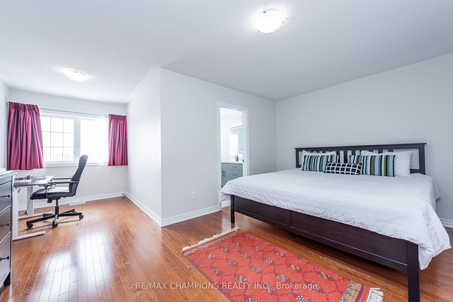 14 Naperton Drive photo 30