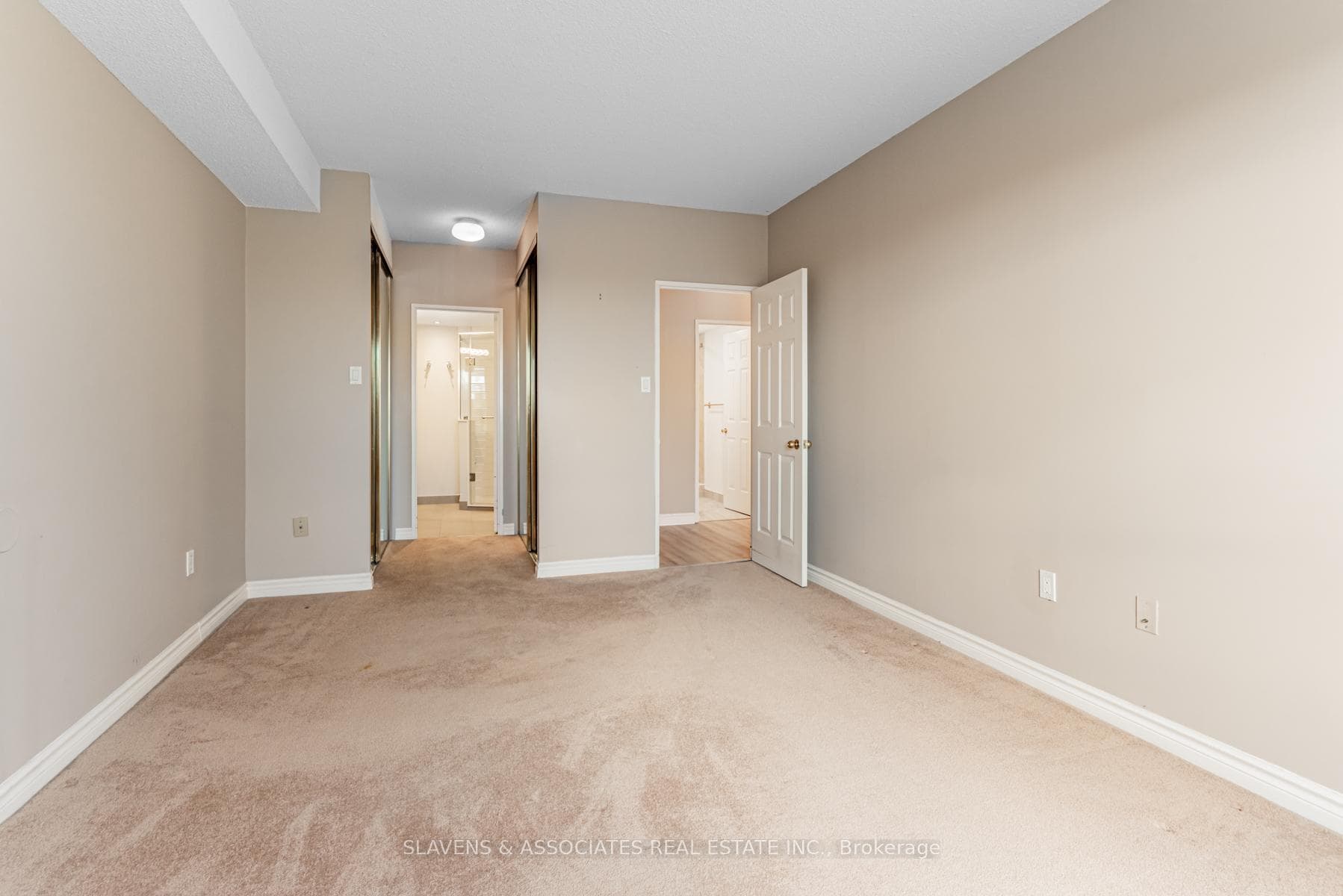 333 Clark Avenue Unit 716 photo 28