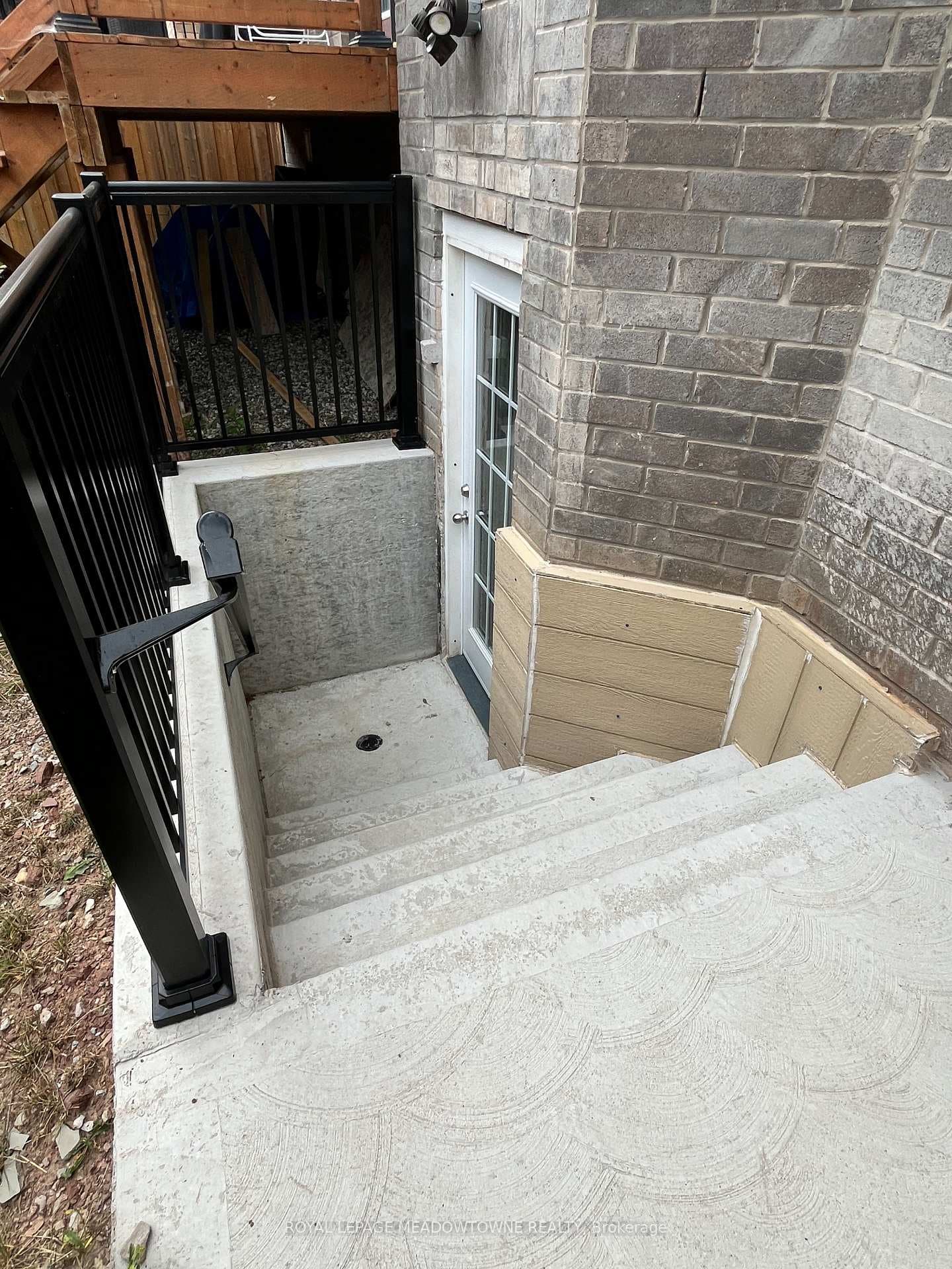 14 Lyle Way Unit Bsmt photo 2