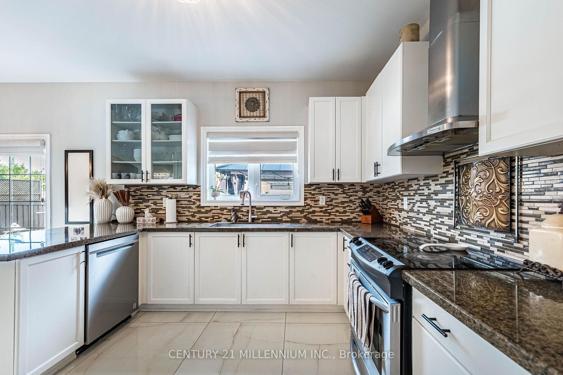 4 Belleville Drive photo 18