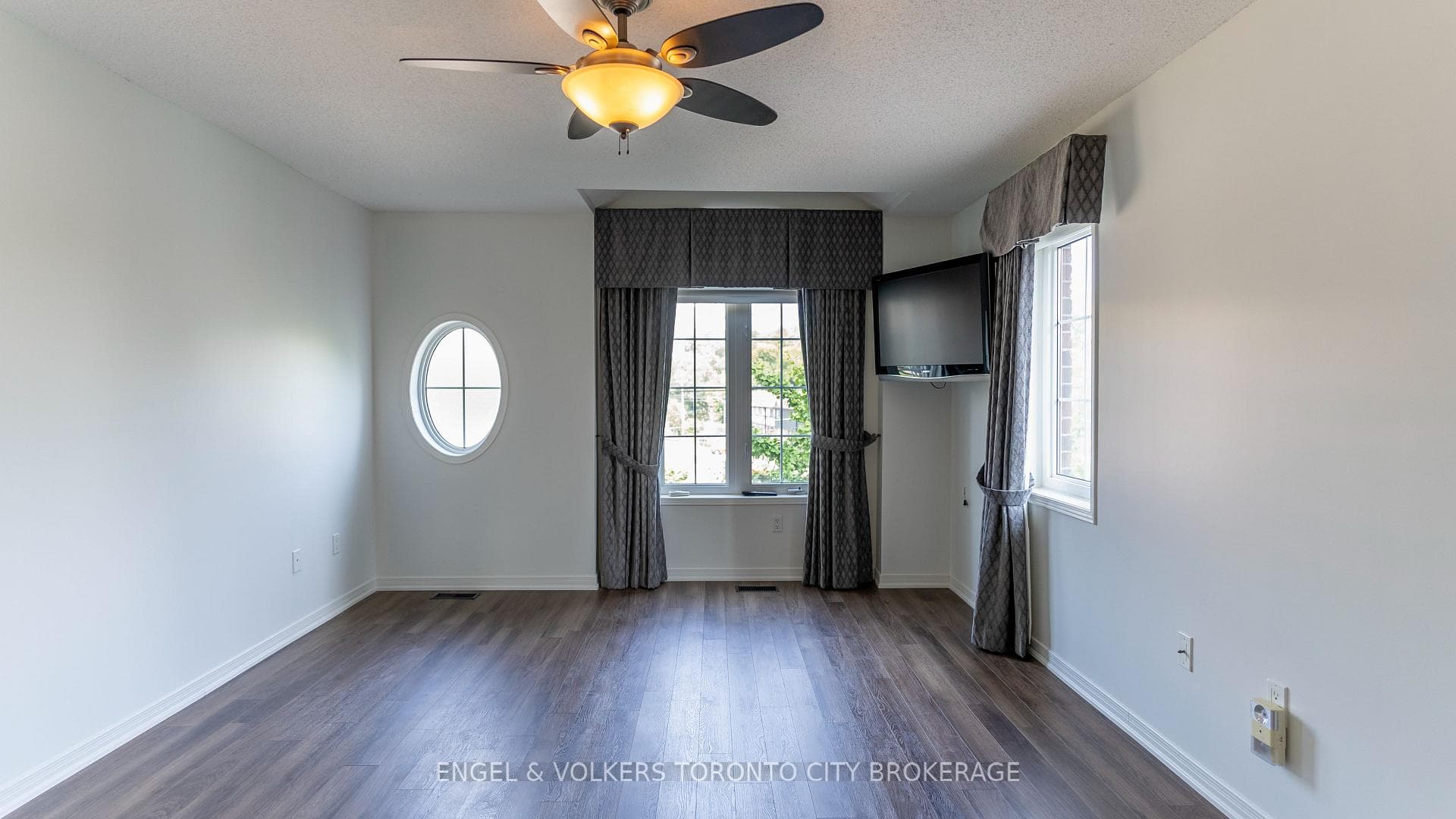 111 The Queensway N/A Unit 46 photo 16