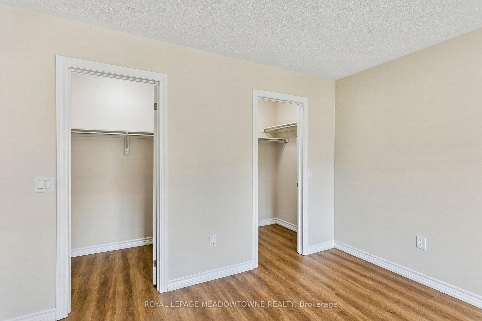 15 Learmont Avenue Unit Upper photo 39