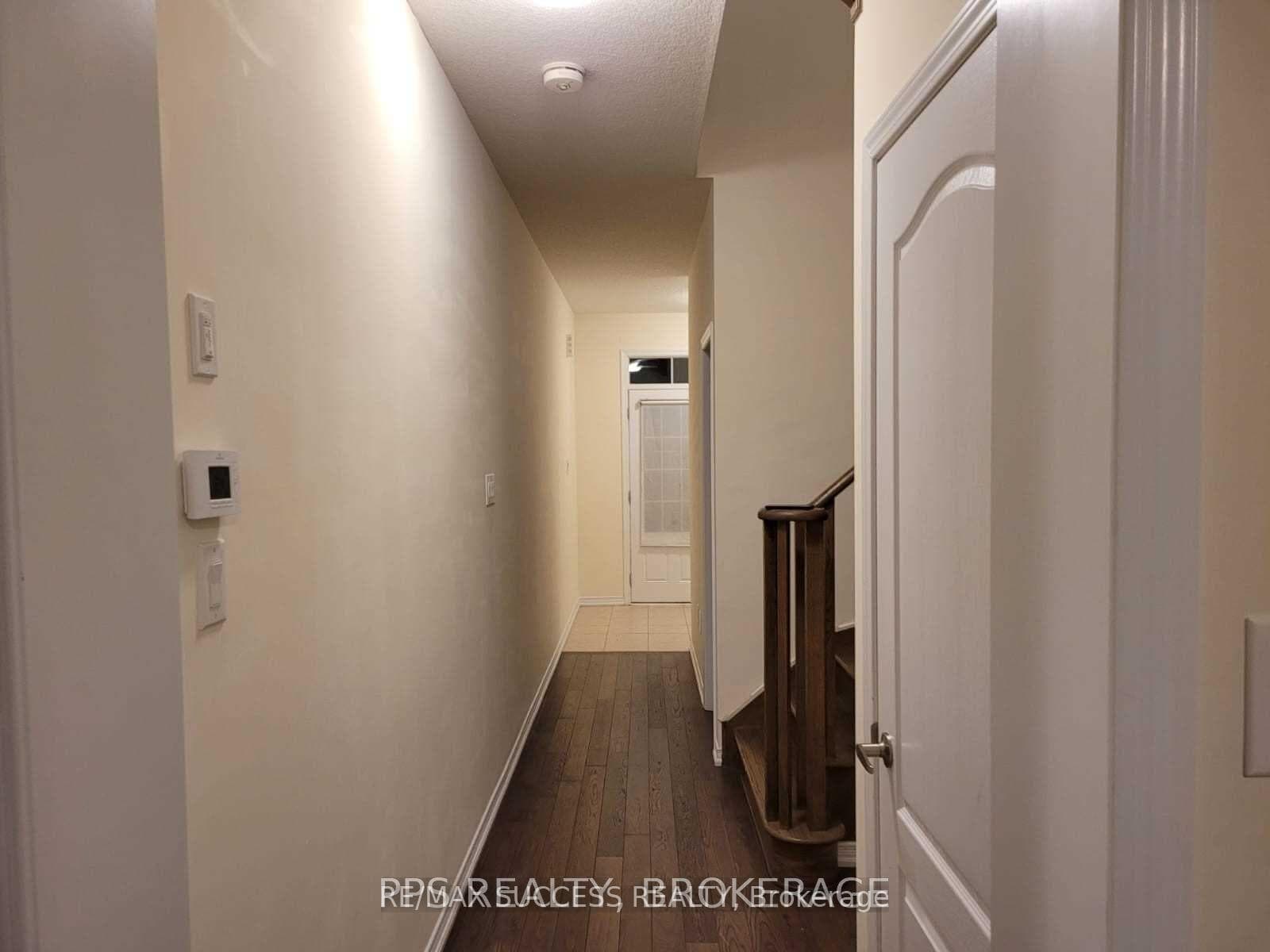 7916 Odell Crescent photo 4
