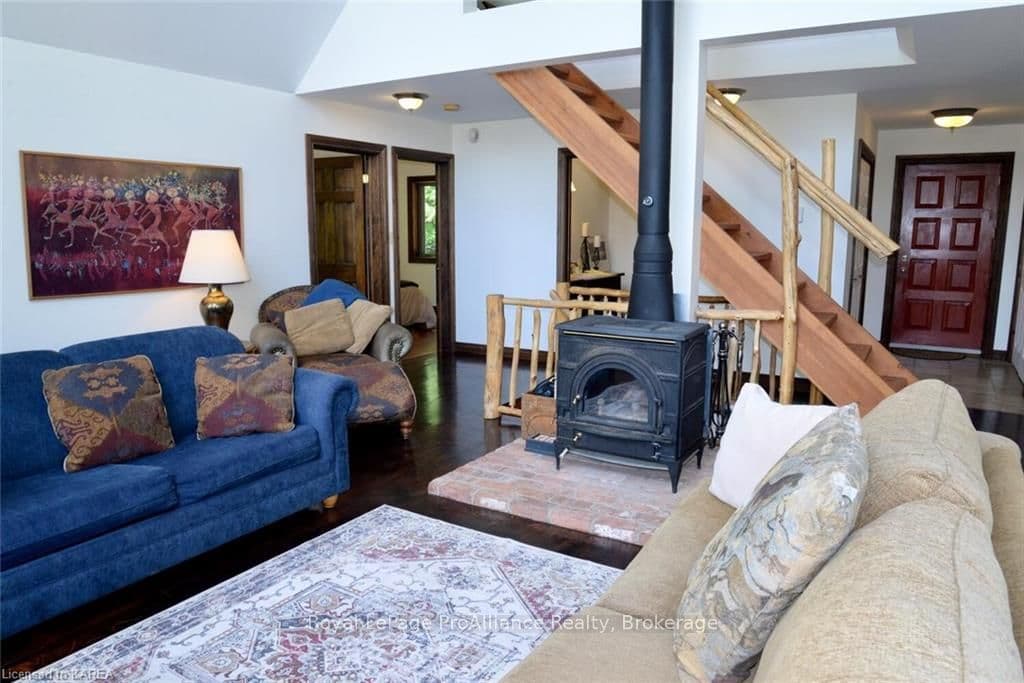 370 TRAVERSE LAKE Lane photo 9