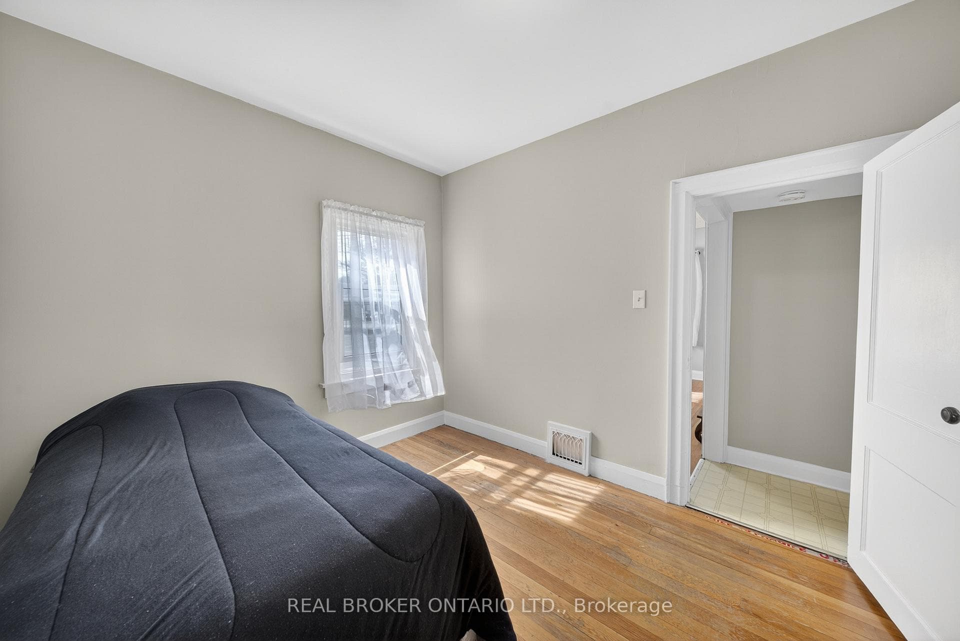78 Facer Street photo 8
