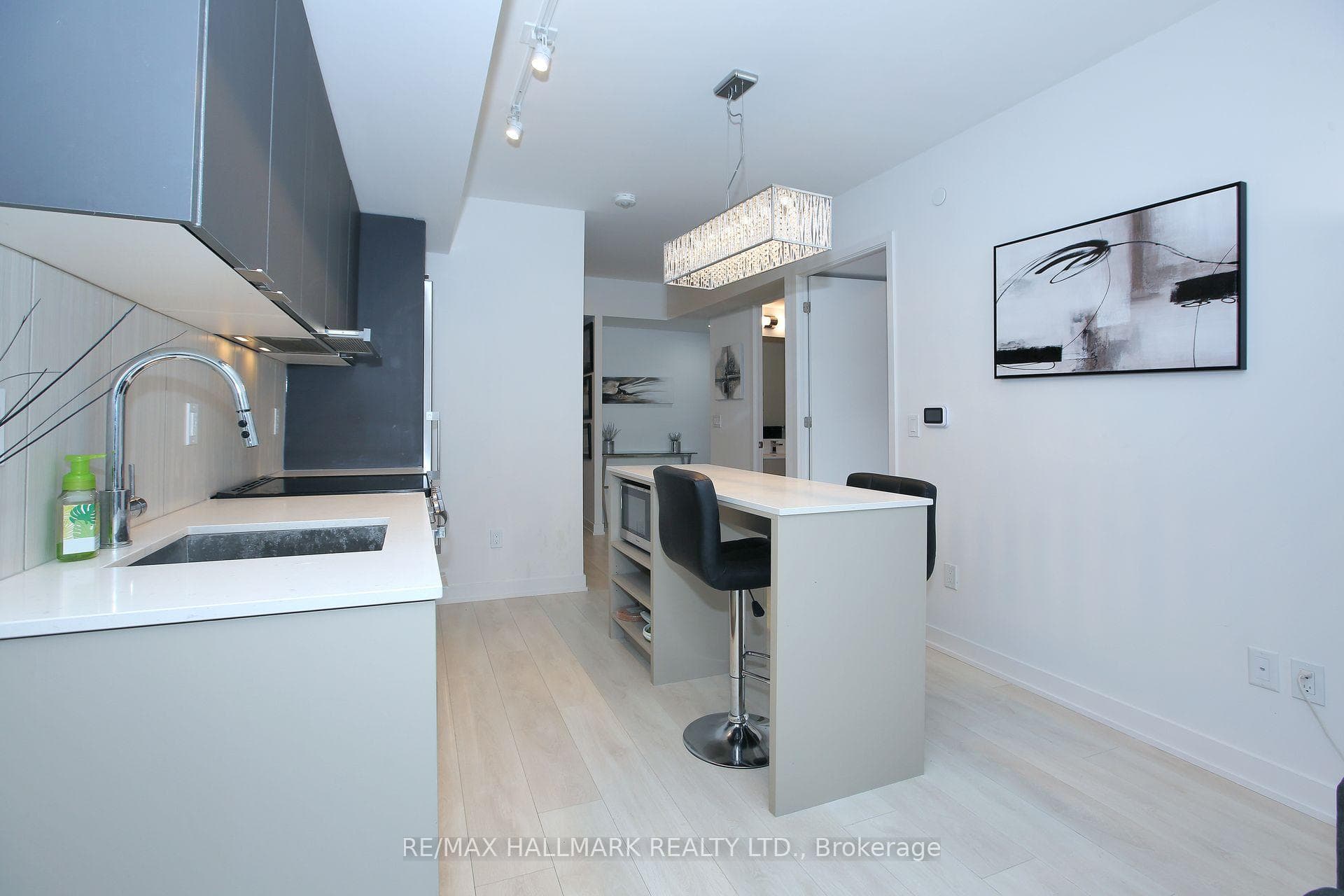Kitchen W Centre Island Combined W Living Room
