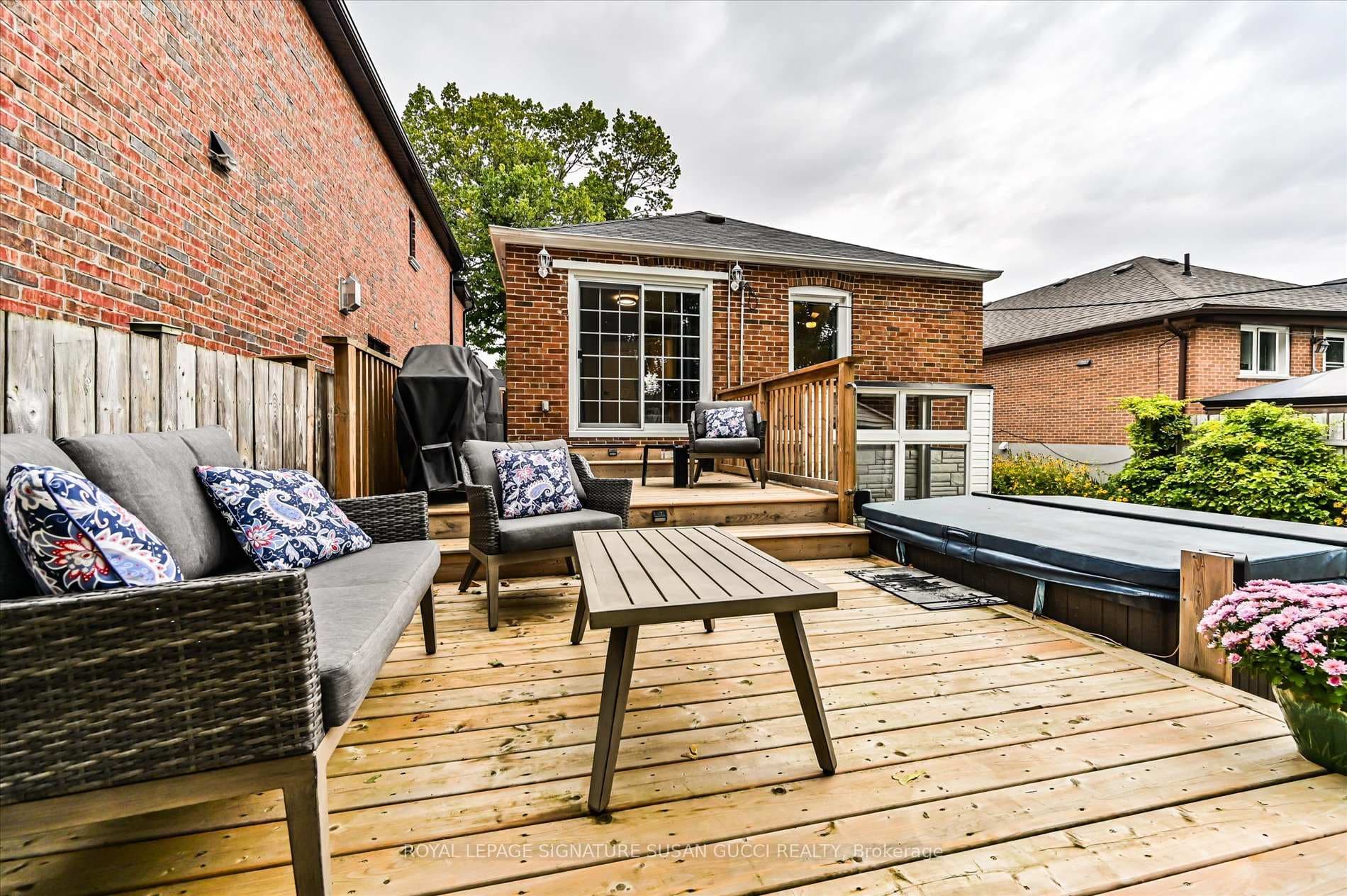 77A Furnival Road photo 28