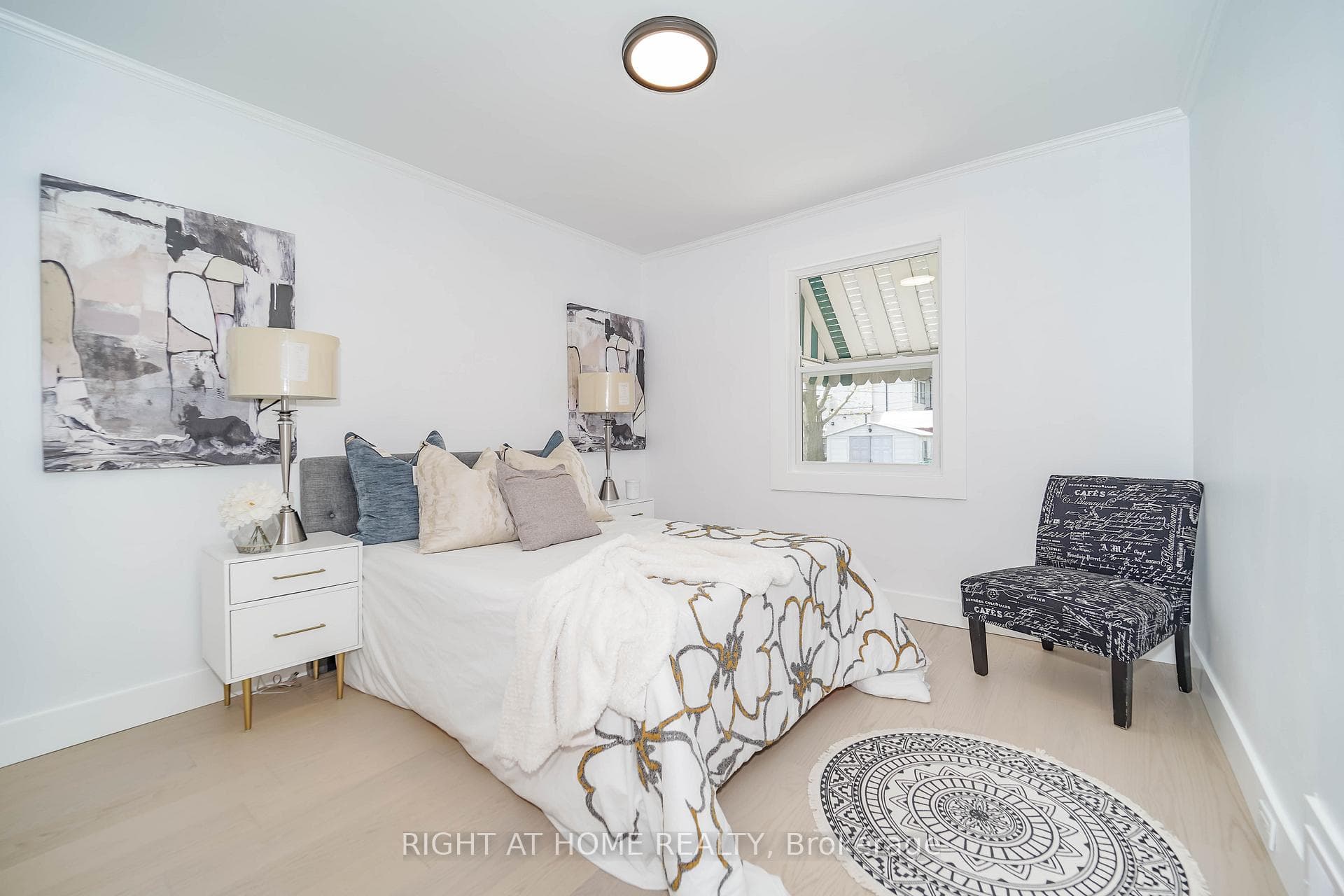 1360 Woodbine Avenue photo 16