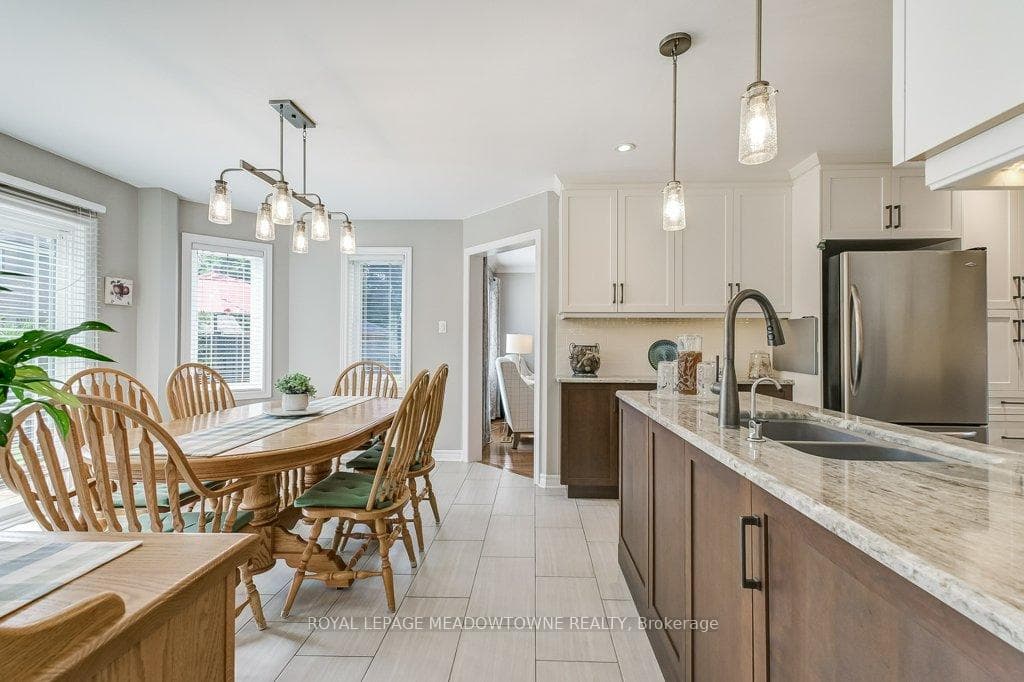 43 Samuel Crescent photo 10