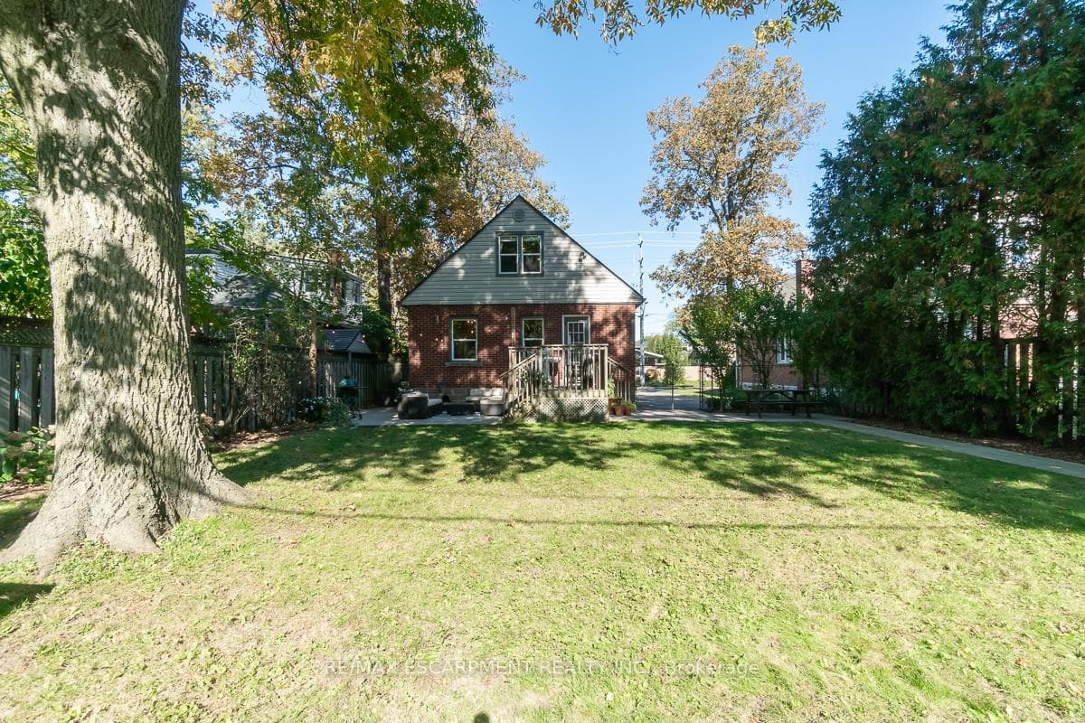 94 Queensdale Avenue photo 6