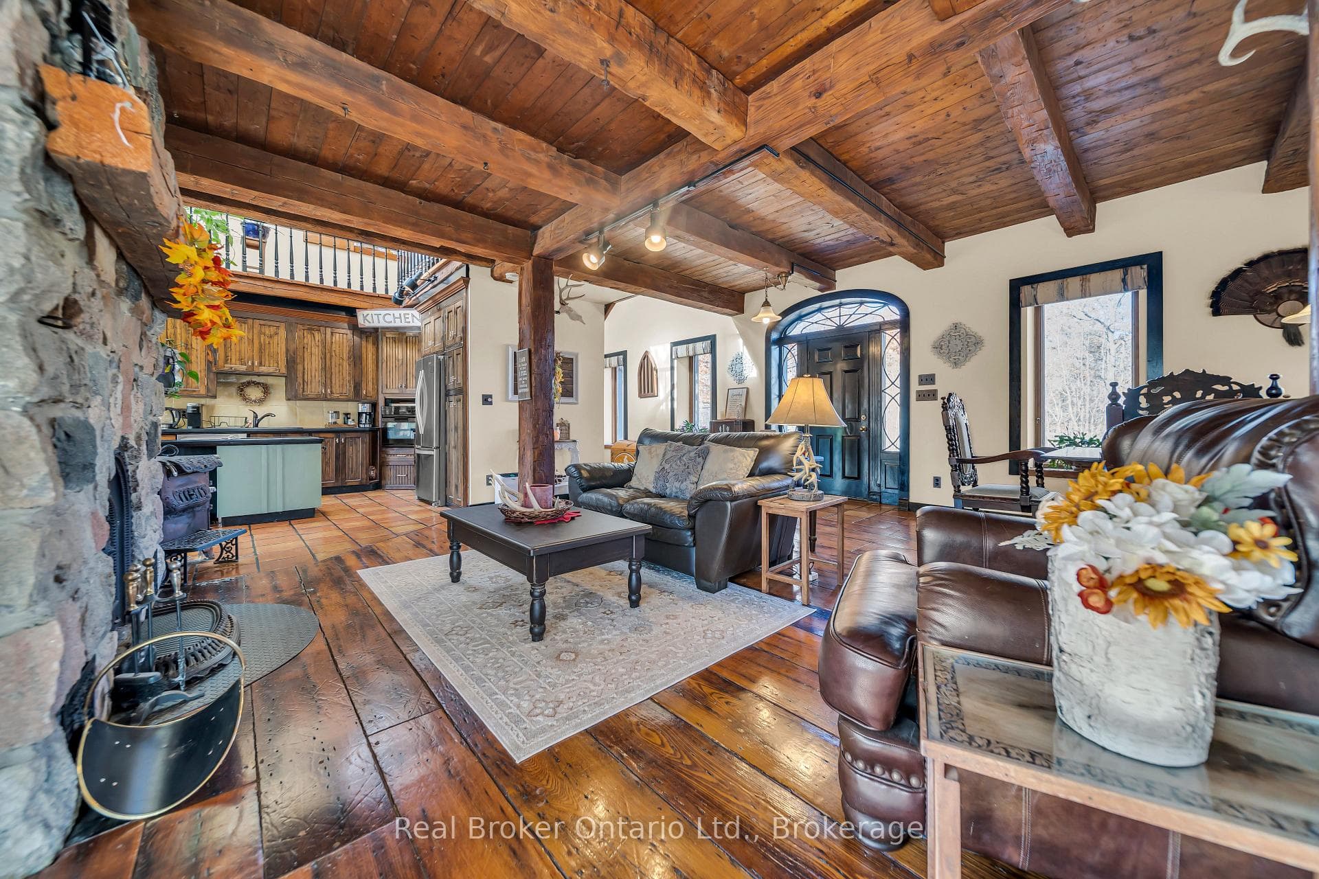 4766 Hyndman Drive photo 8