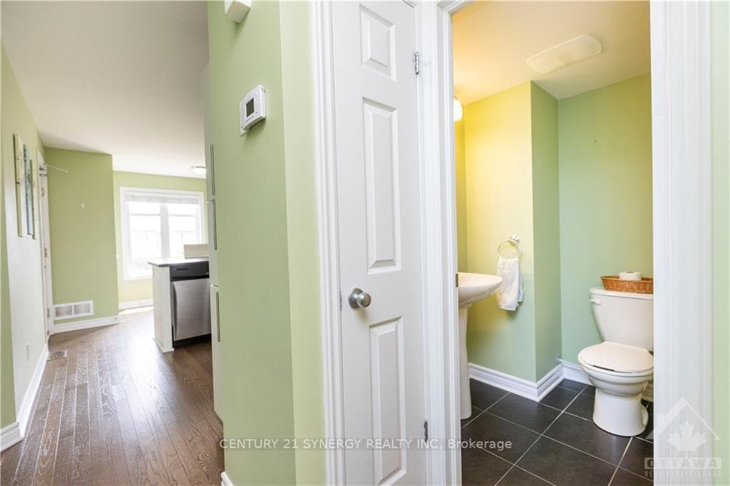 1124 DOCTEUR CORBEIL Boulevard Unit 13 photo 14