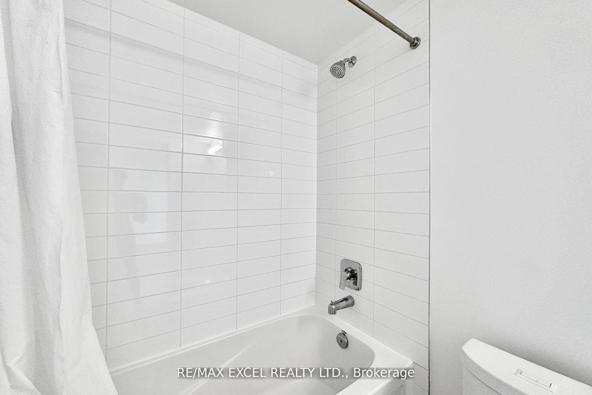 158 Front Street photo 23
