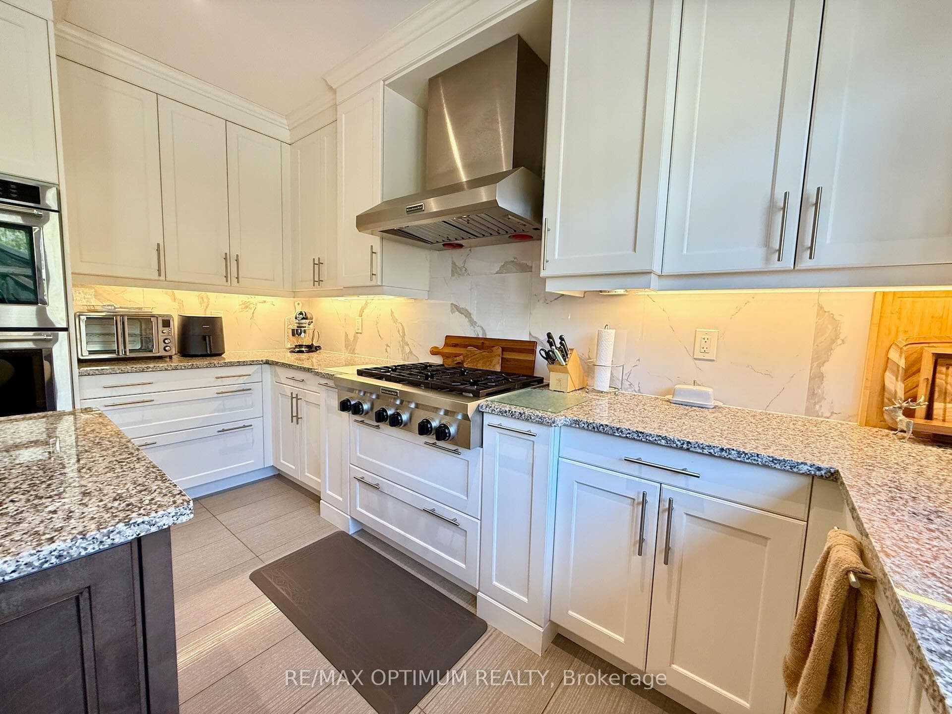 47 Royal West Drive photo 16
