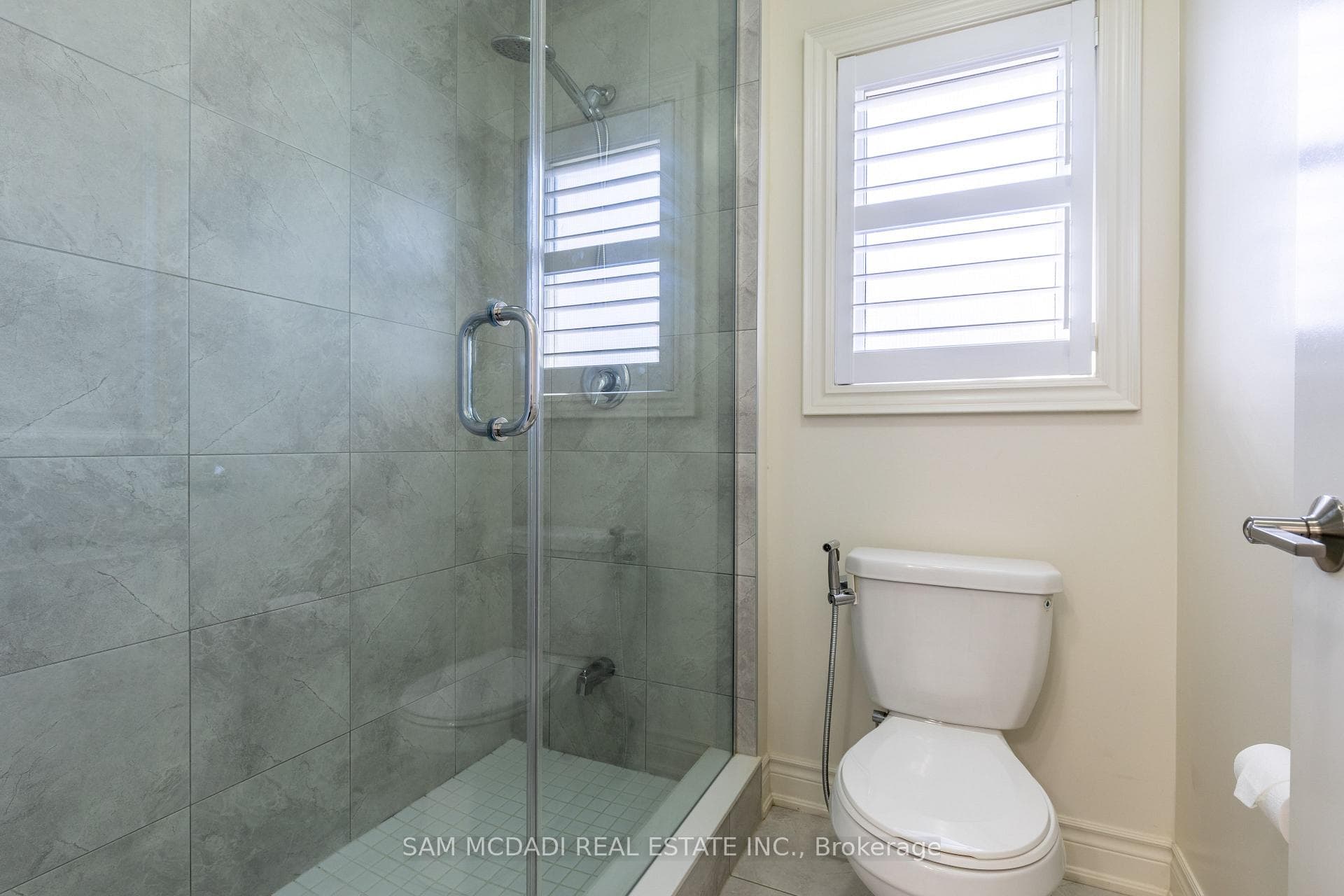 17 Mugford Crescent photo 32