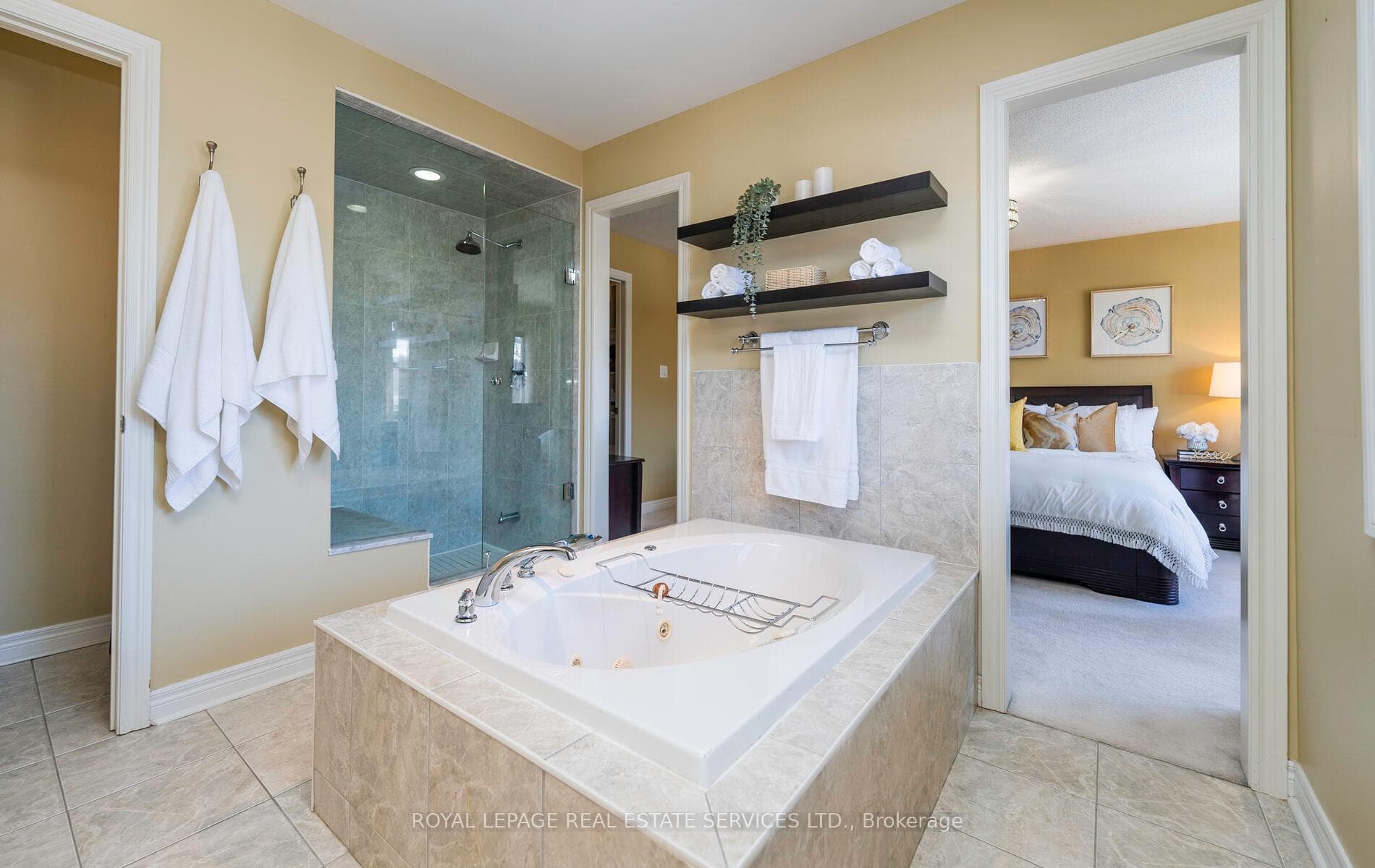 PM 5 pc ensuite