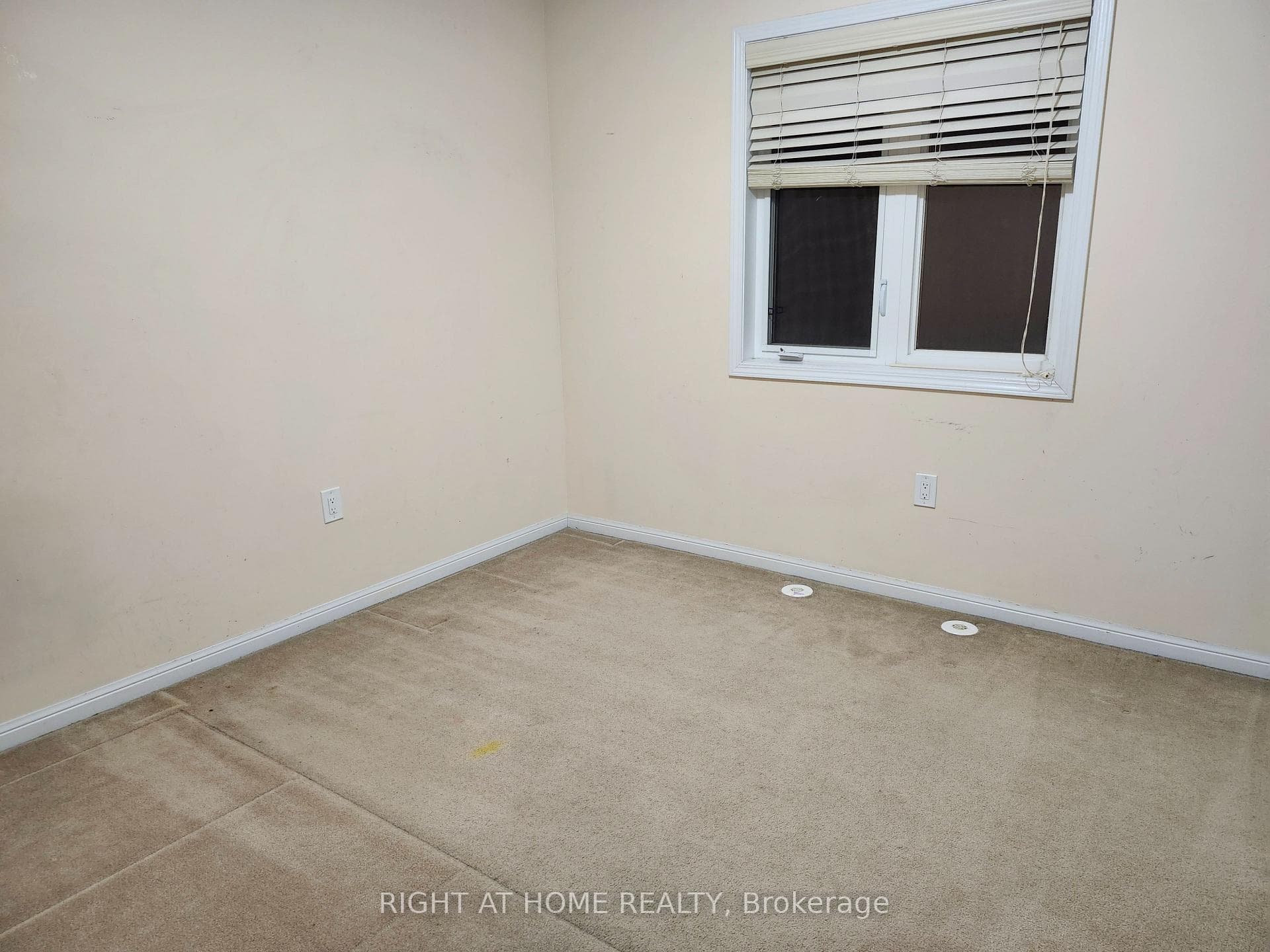 786 Bolingbroke Drive photo 14