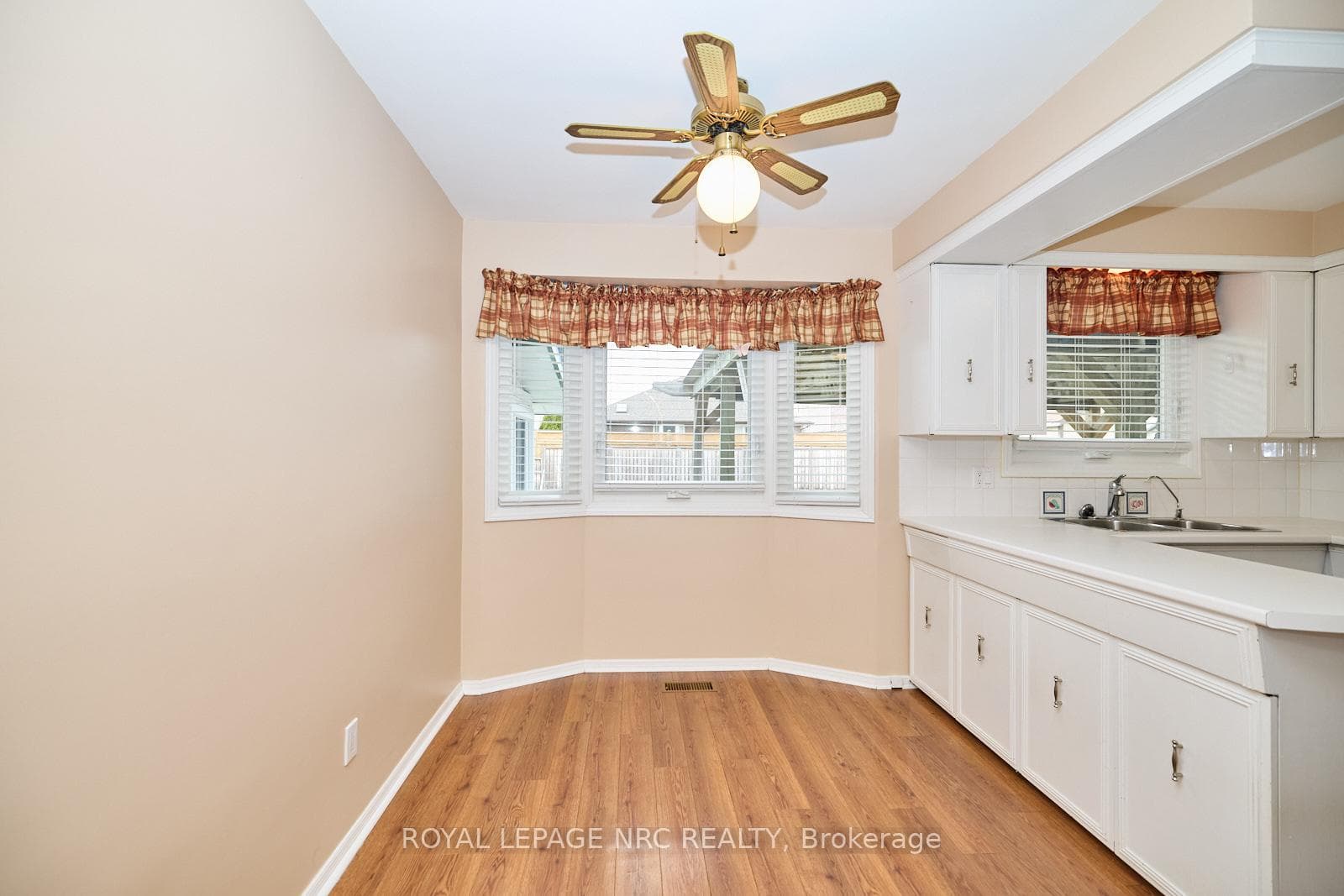 2545 Woodfield Avenue photo 27