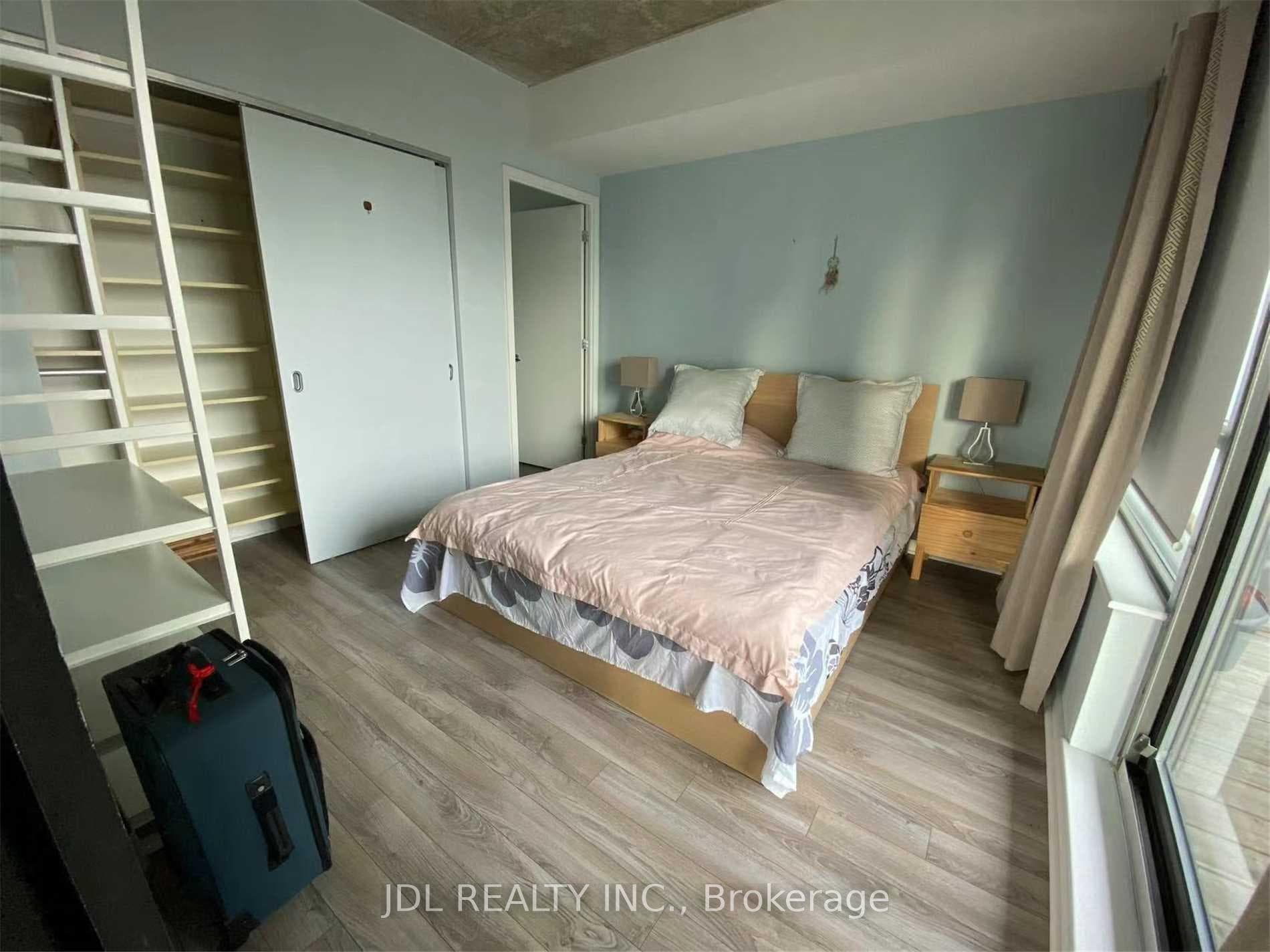 285 Mutual Street Unit 2208 photo 9