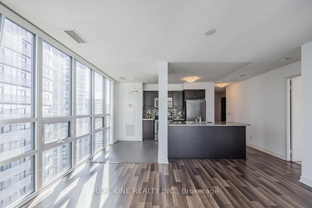 19 Grand Trunk Crescent Unit Ph6 photo 7