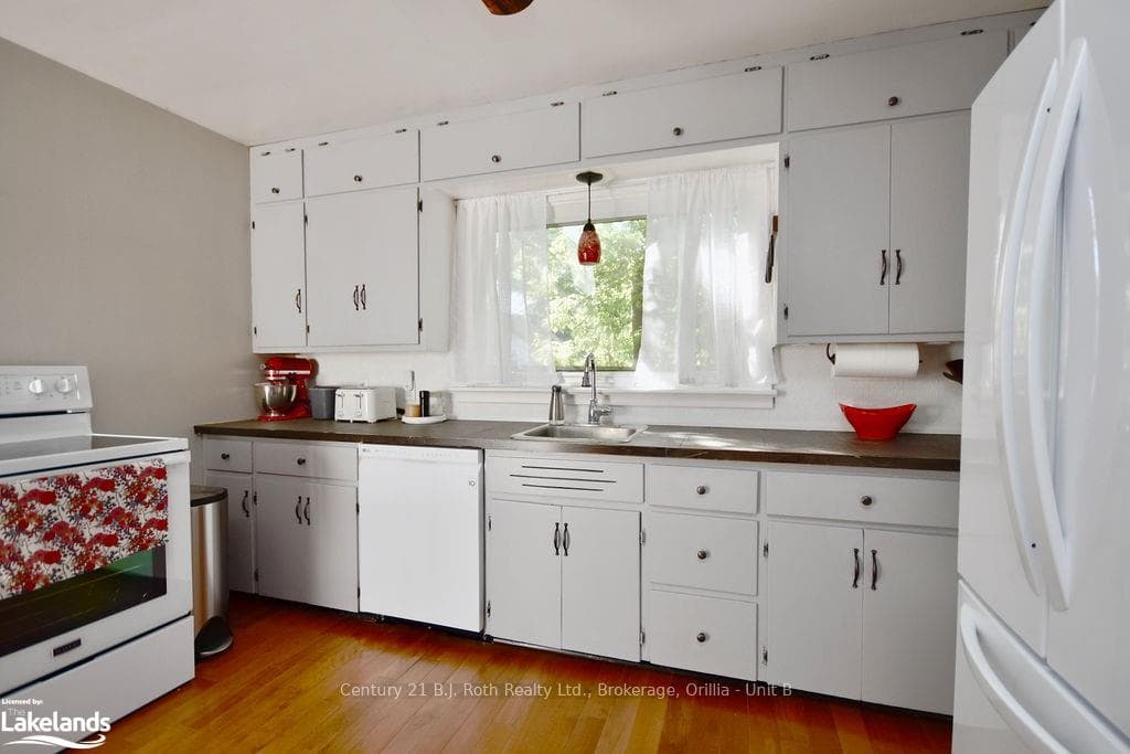 120 WESTMOUNT Drive photo 11