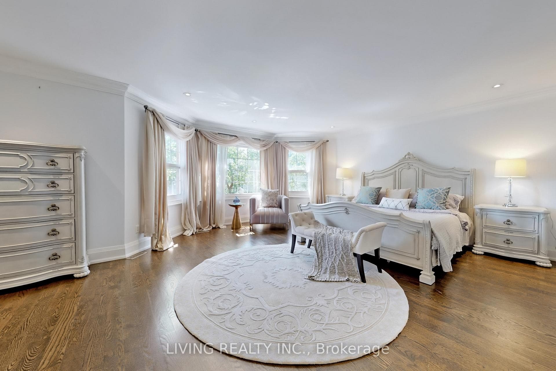 22 Ashdown Crescent photo 22