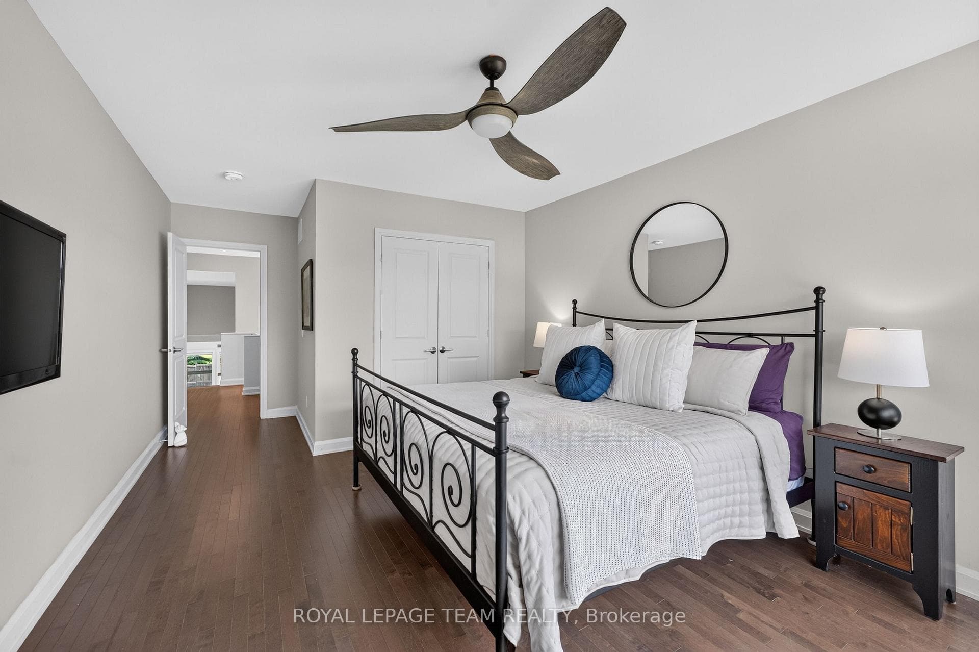 252 Sunnyridge Crescent photo 29