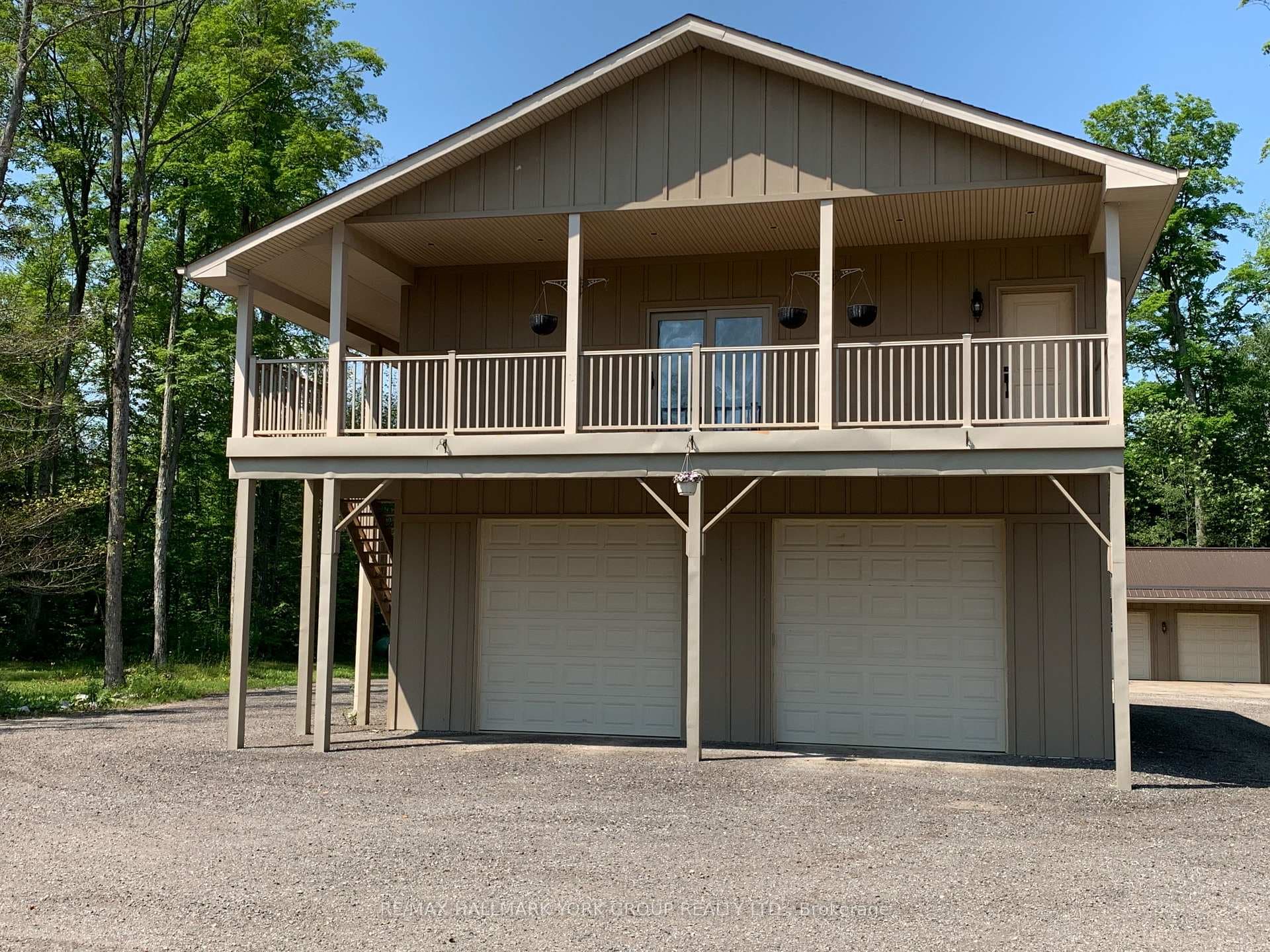 4795 19th Side Road photo 1