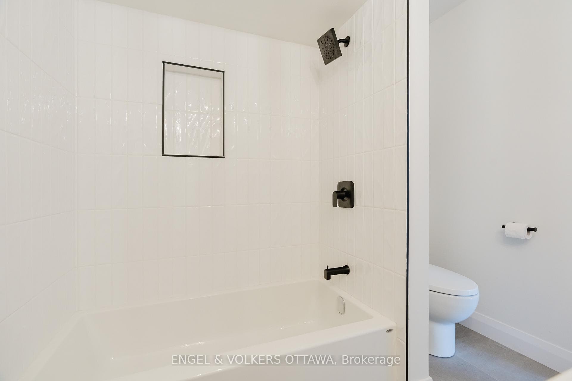825 De Salaberry Street photo 43