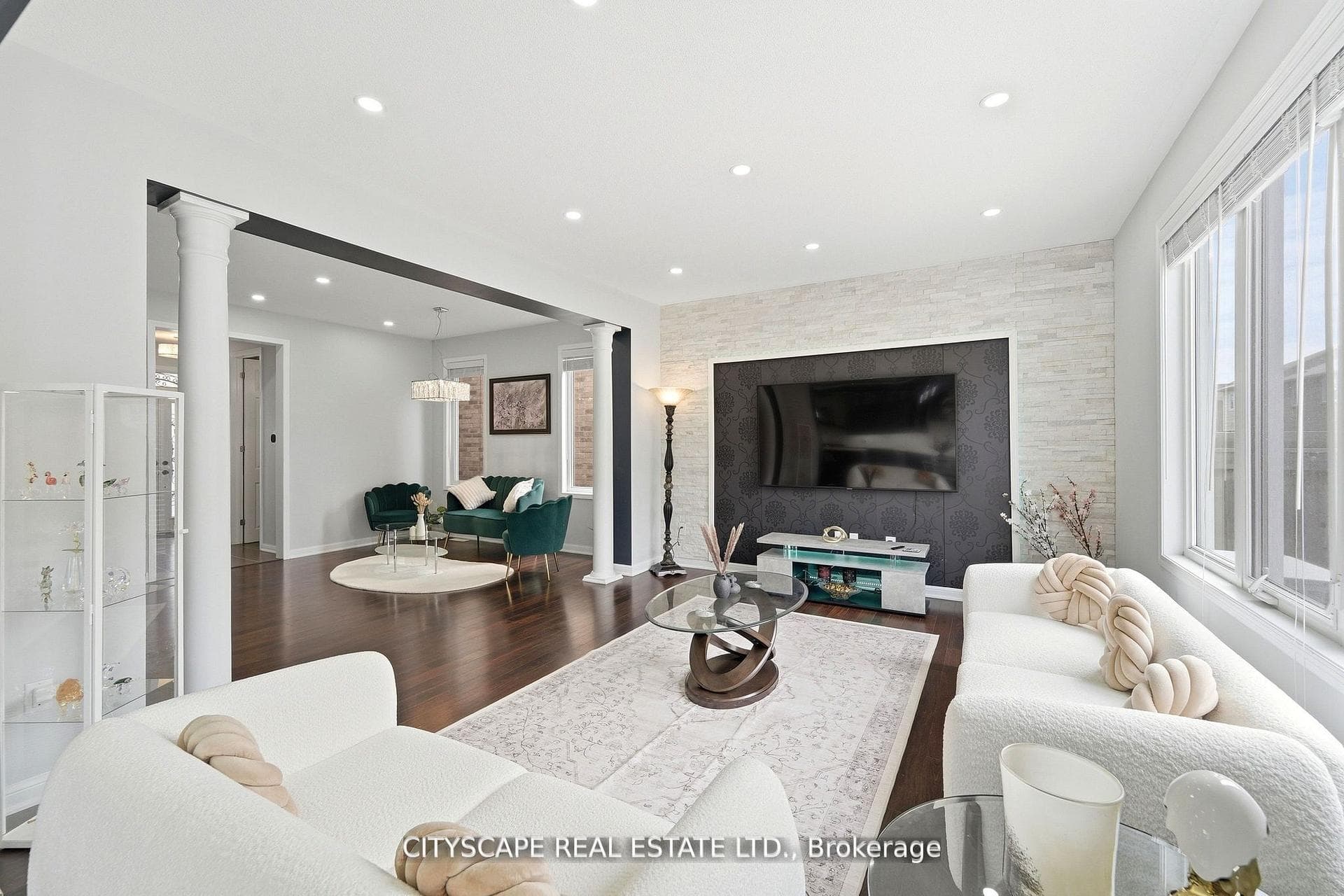 305 Gleave Terrace photo 9