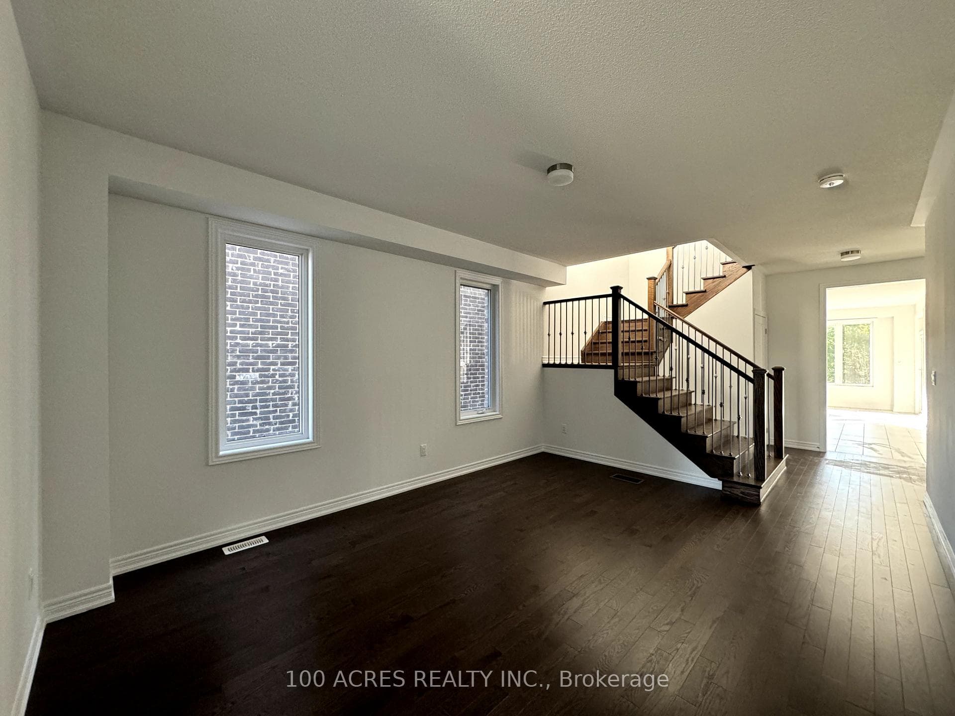 126 Thicketwood Avenue photo 3
