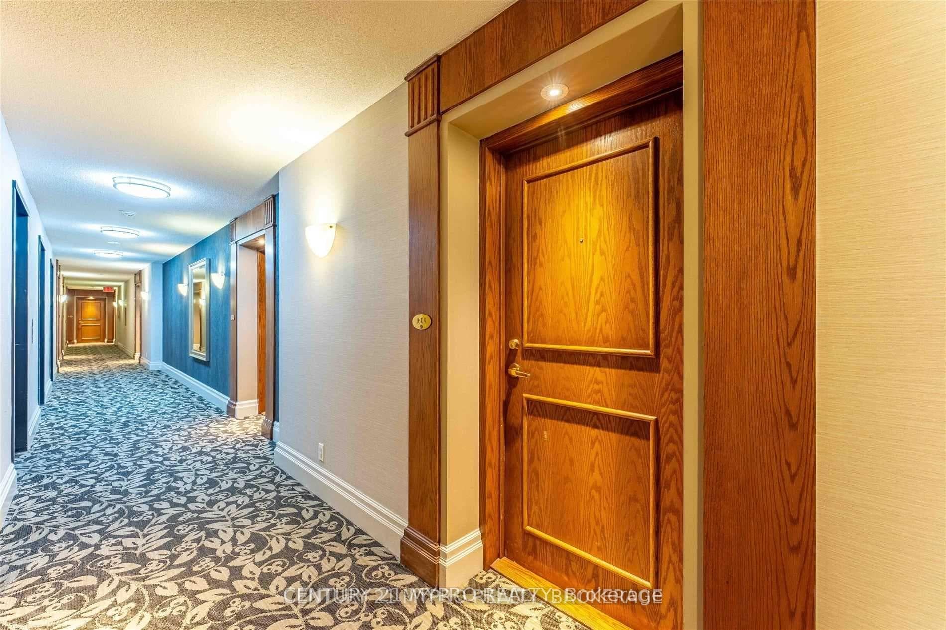 1 Lee Centre Drive Unit 1609 photo 4