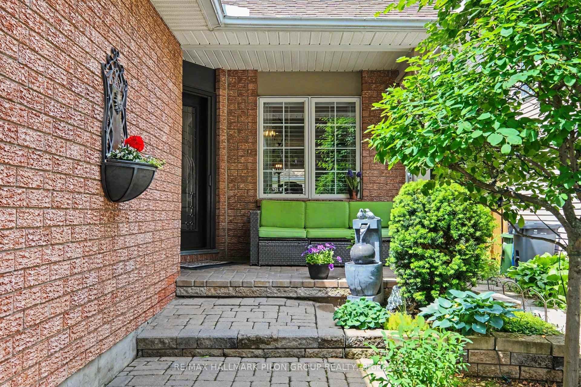 1466 Shawinigan Street photo 3
