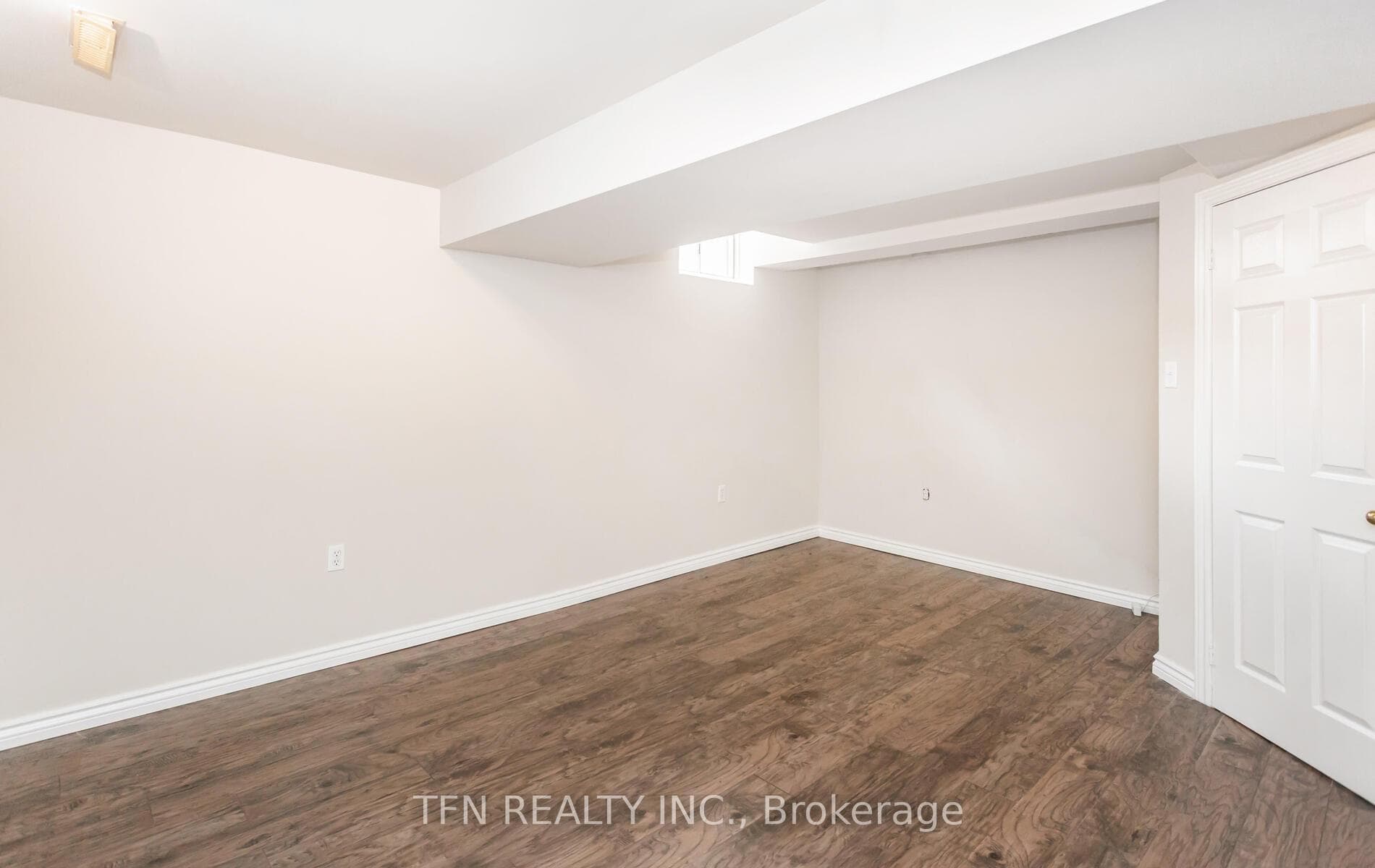 1308 Valerie Crescent photo 17