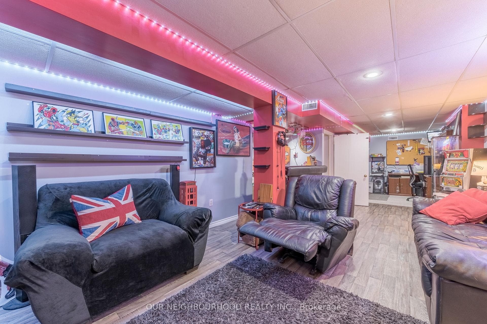 803 Attersley Drive photo 31