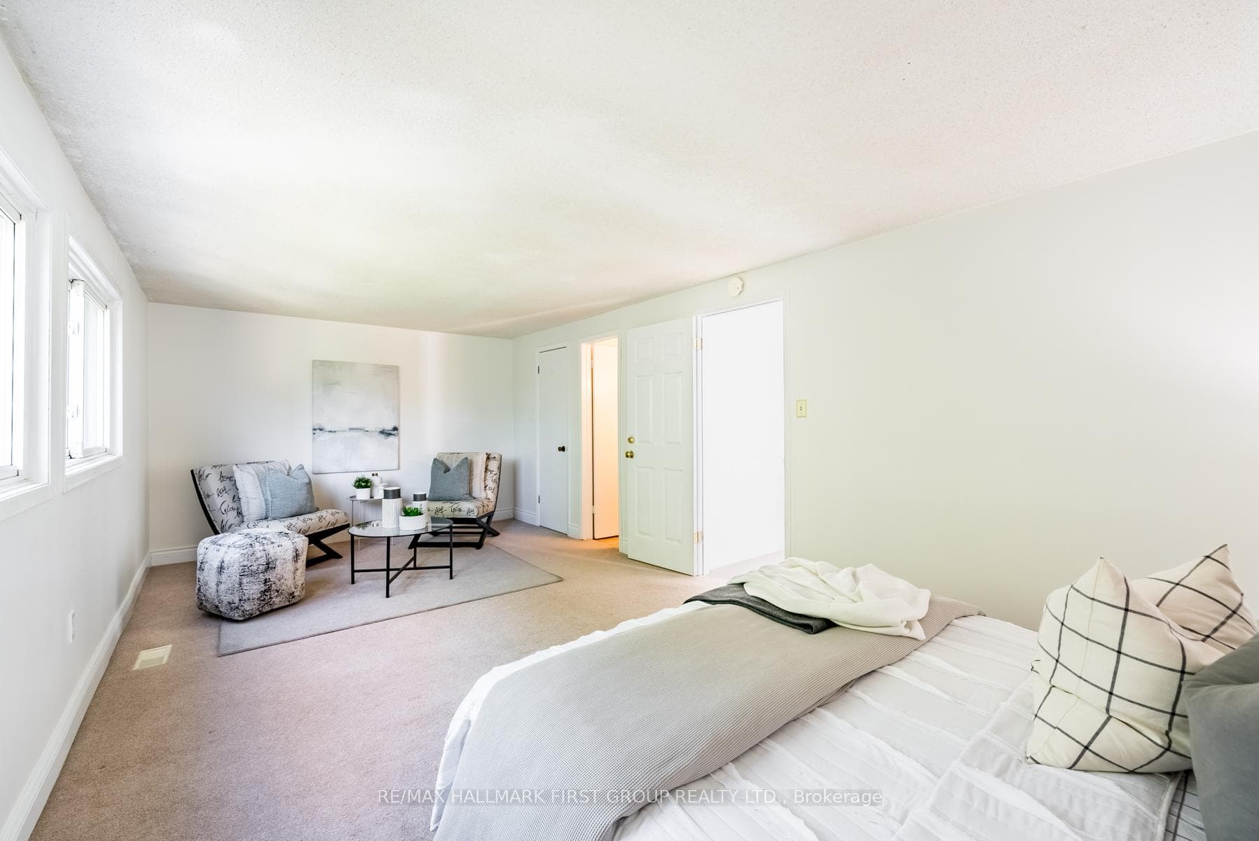 1198 Canborough Crescent photo 23