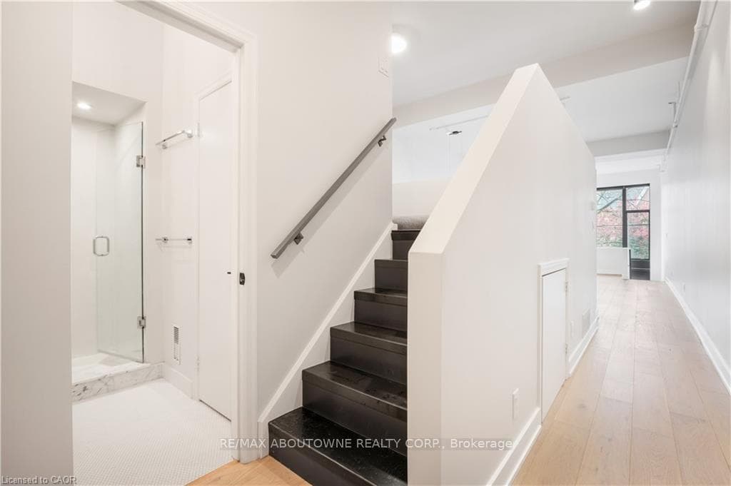 676 Richmond Street Unit 105 photo 6