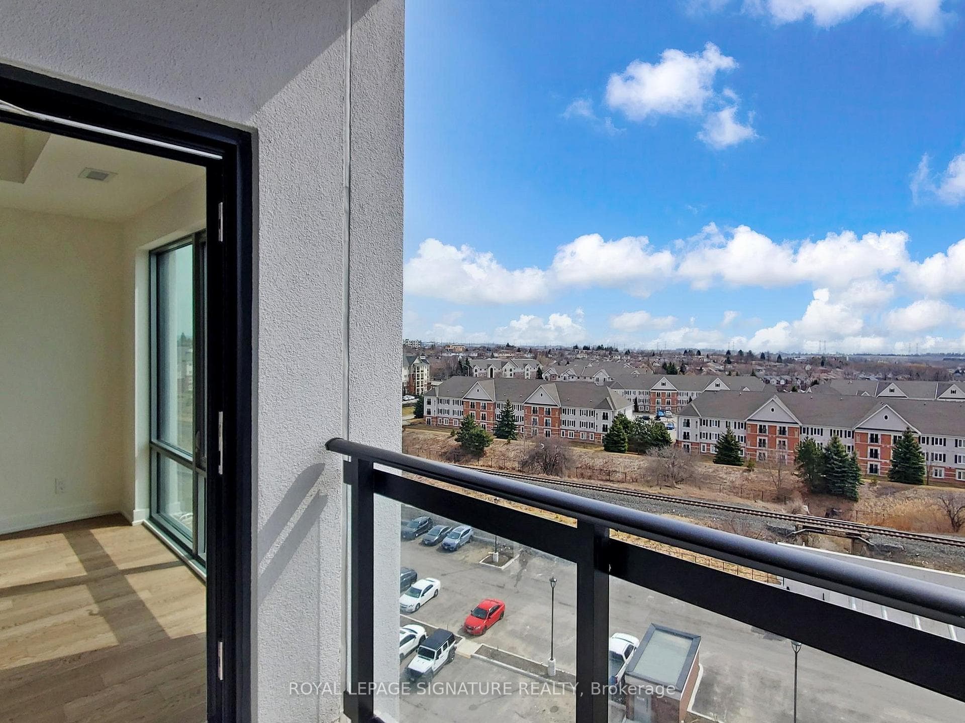 51 Clarington Boulevard Unit 821 photo 16