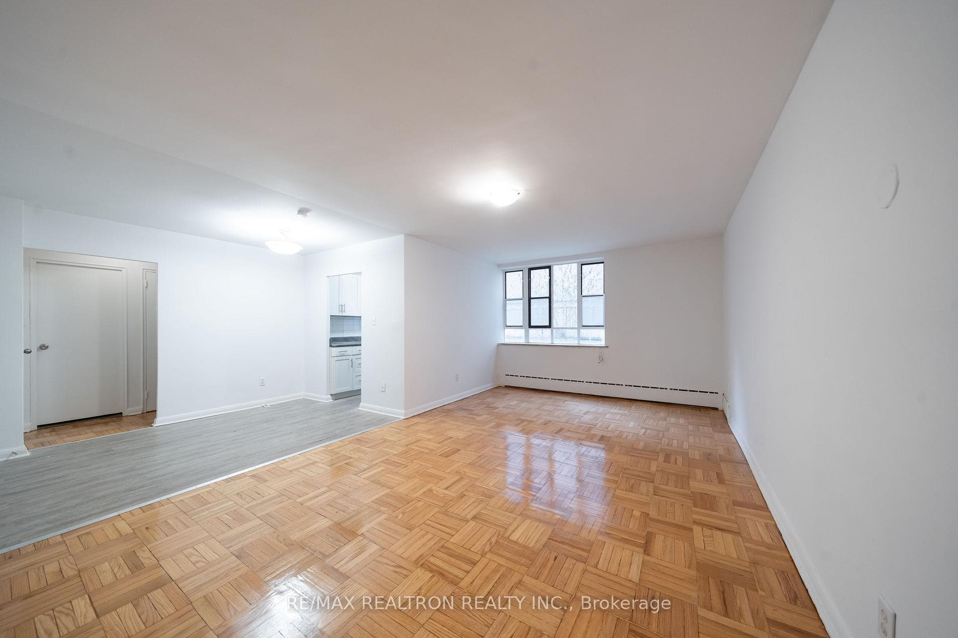 77 Erskine Avenue Unit M7 photo 1