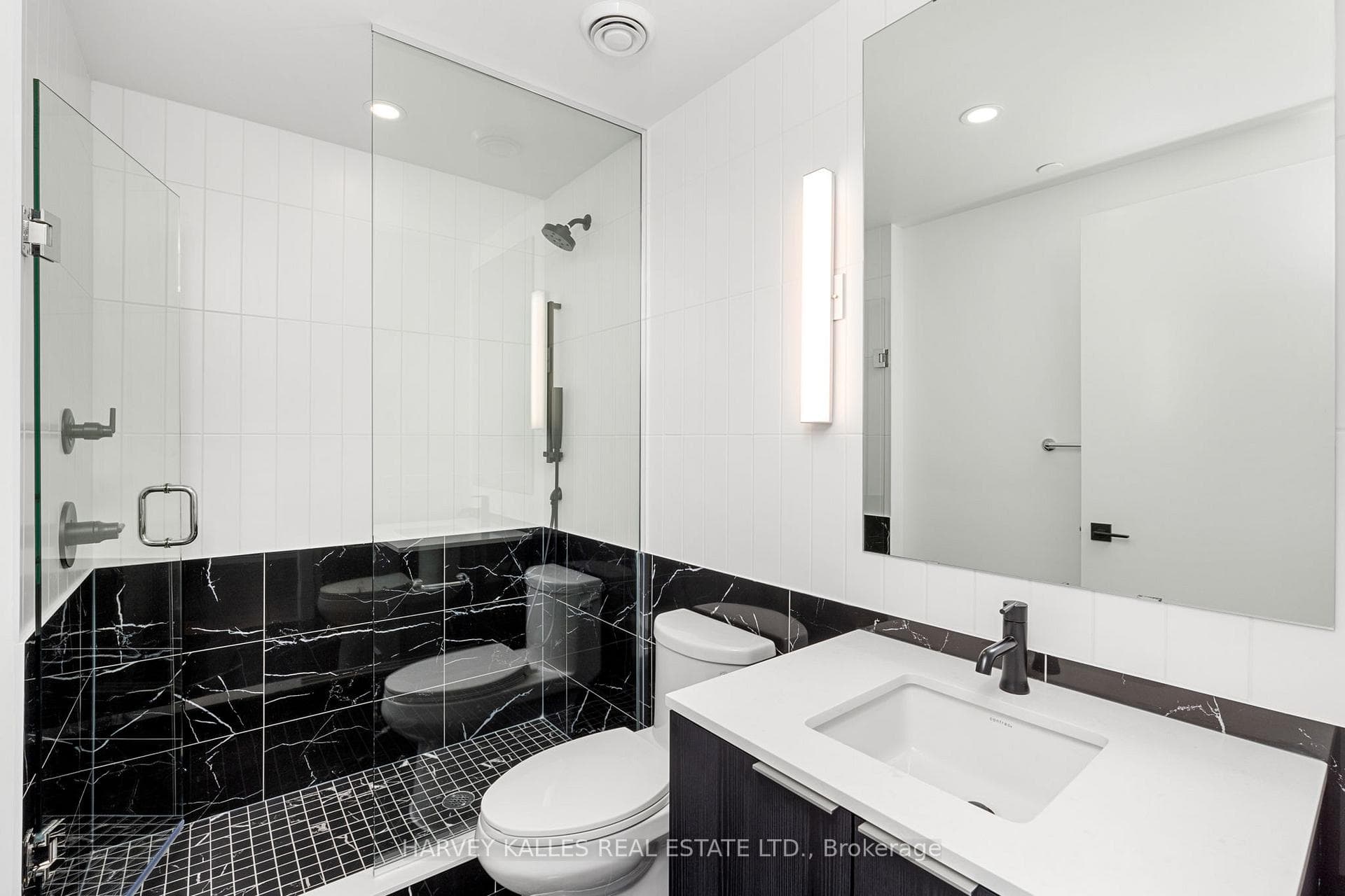 327 King Street Unit 4205 photo 11