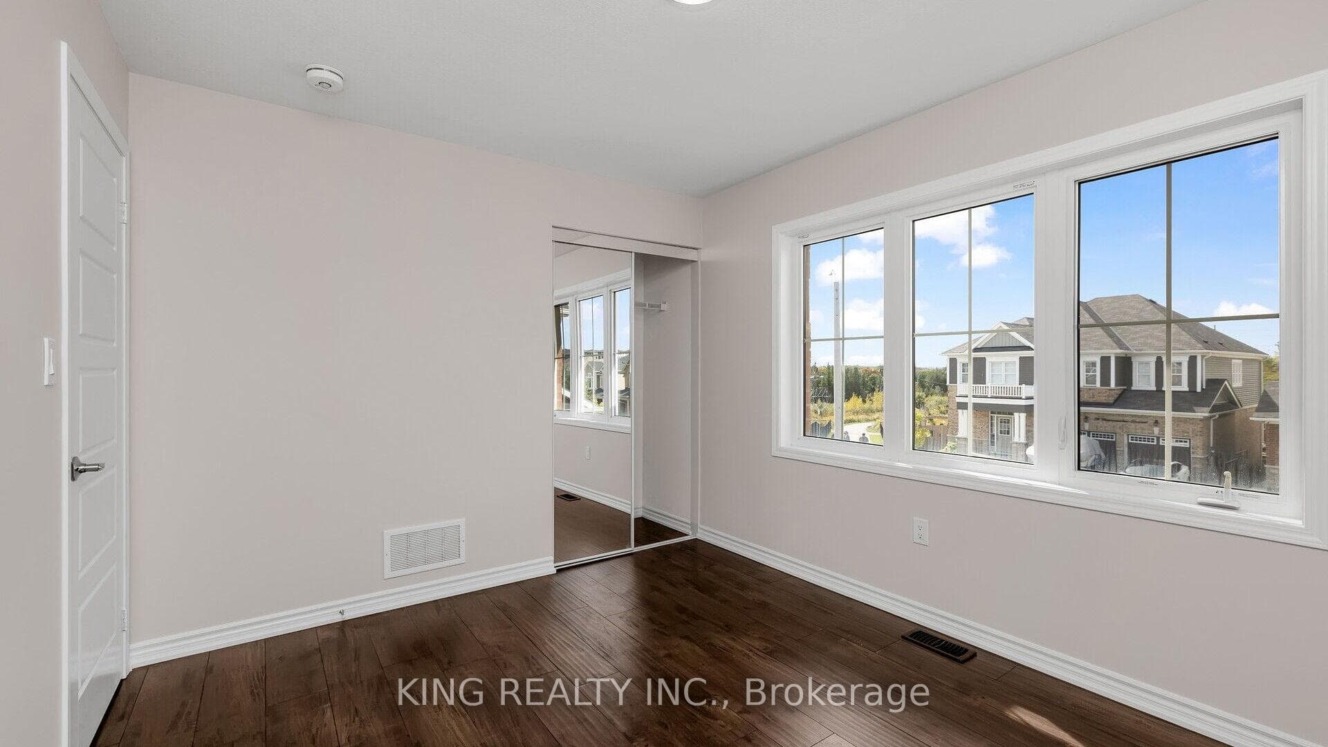 44 Wannamaker Crescent photo 30
