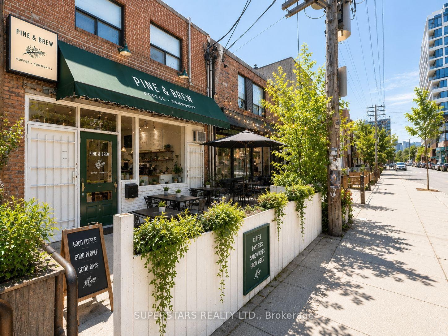 157 Augusta Avenue photo 2