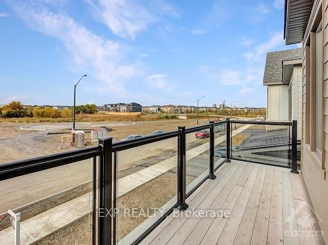 Balcony with park view-no front neighbours