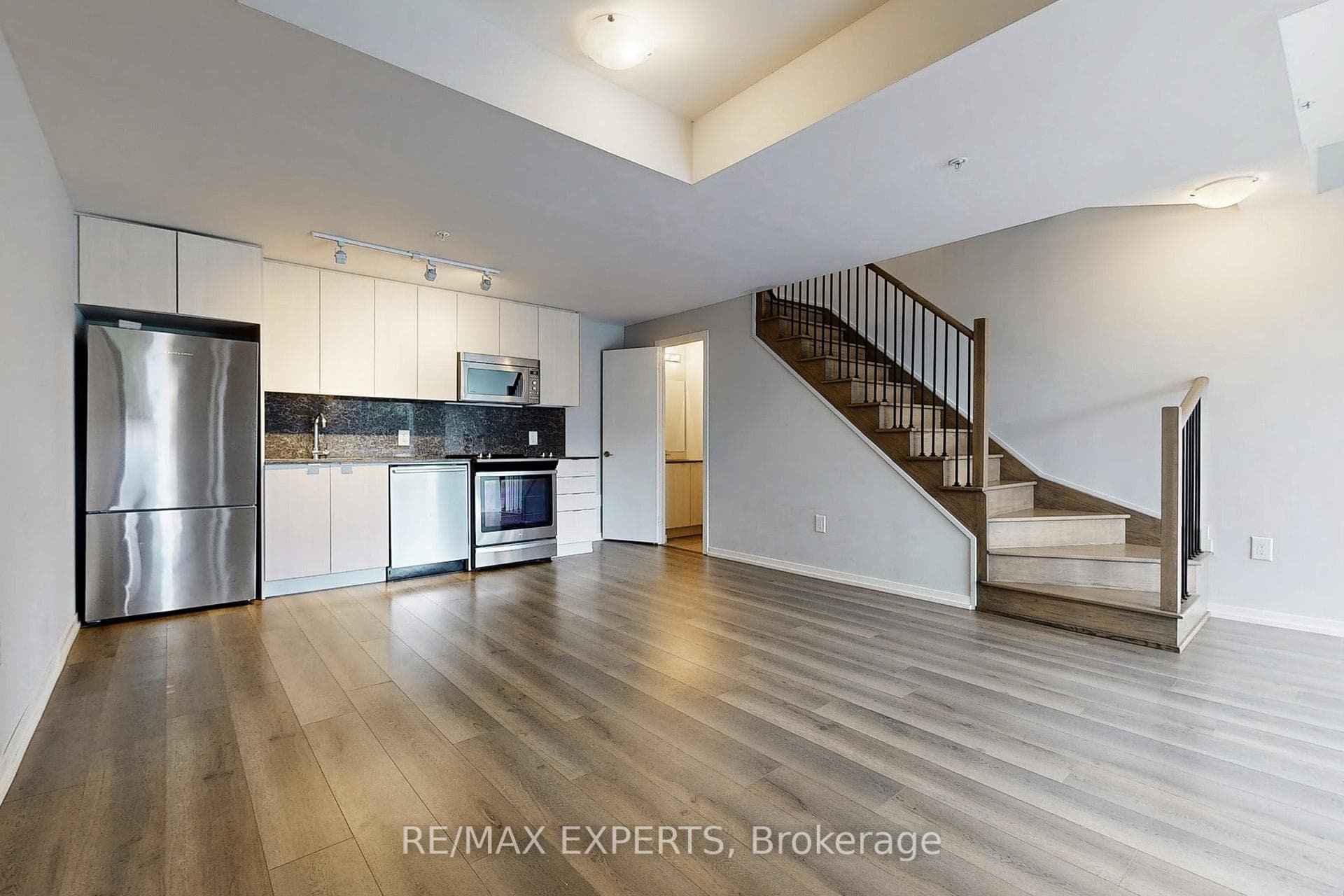 3237 Bayview Avenue Unit 104 photo 8