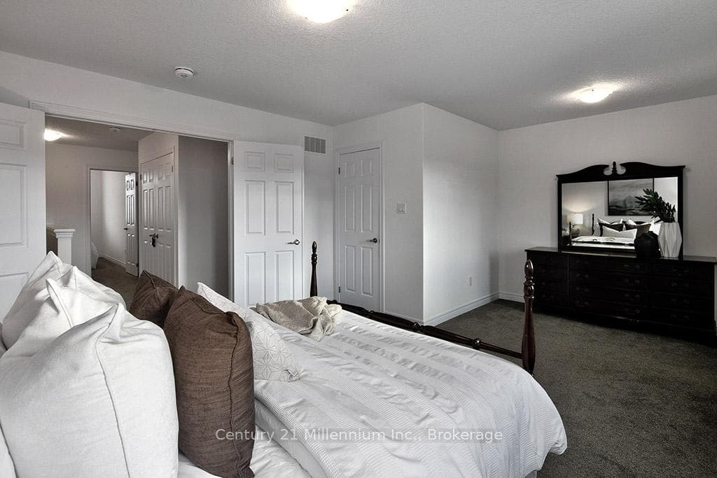10 ARCHER Avenue photo 21
