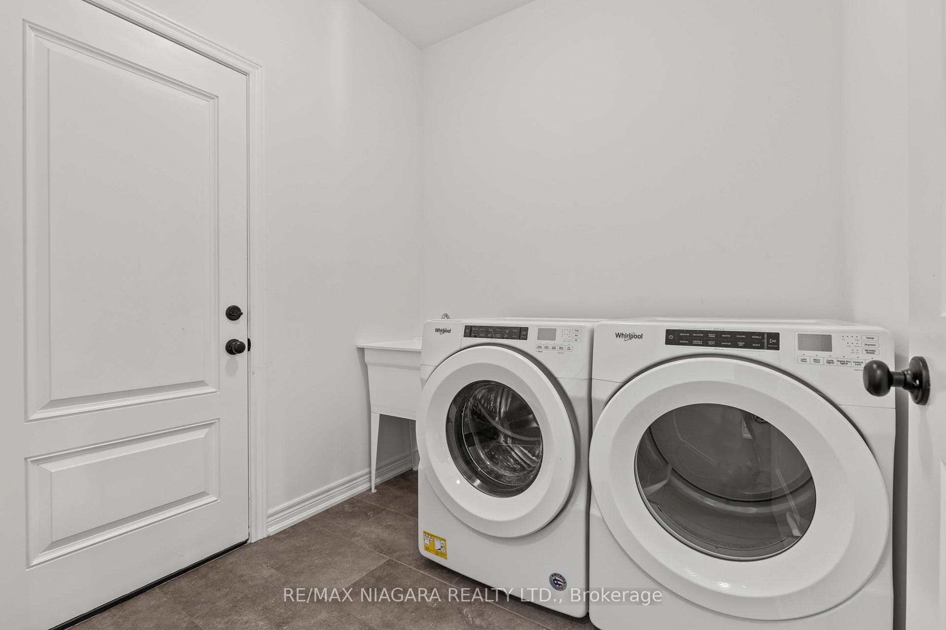 141 Susan Drive photo 18